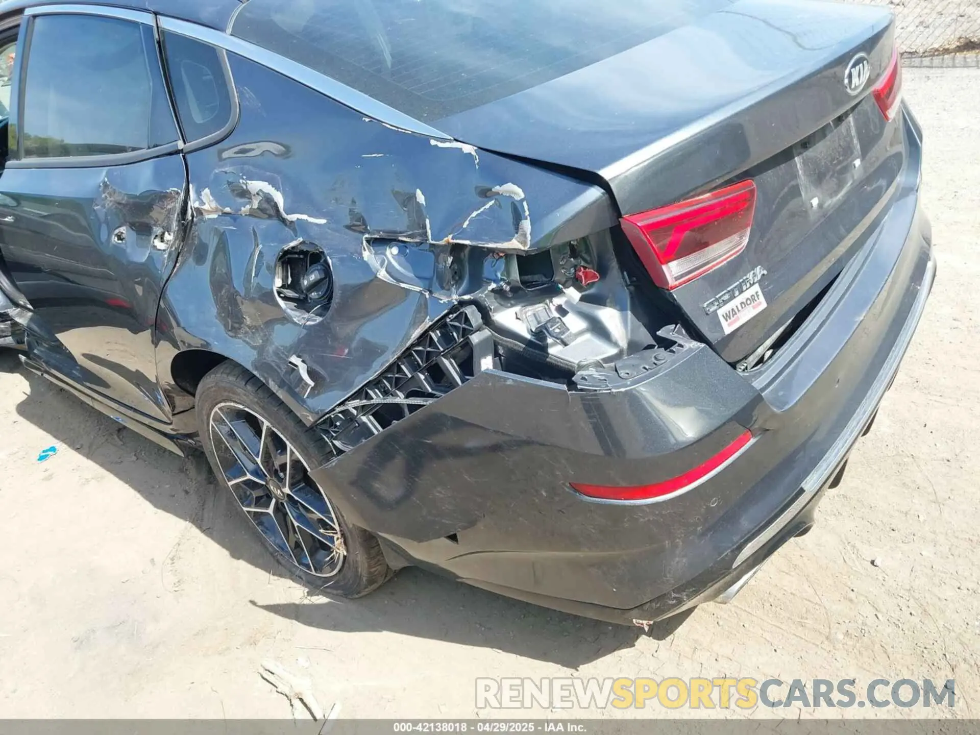 6 Photograph of a damaged car 5XXGT4L3XLG429779 KIA OPTIMA 2020