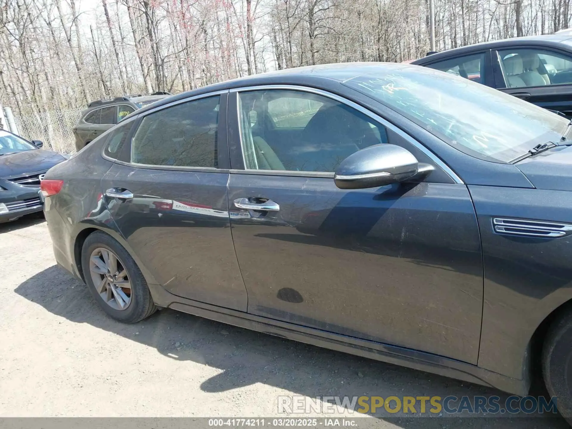 12 Photograph of a damaged car 5XXGT4L3XLG438465 KIA OPTIMA 2020