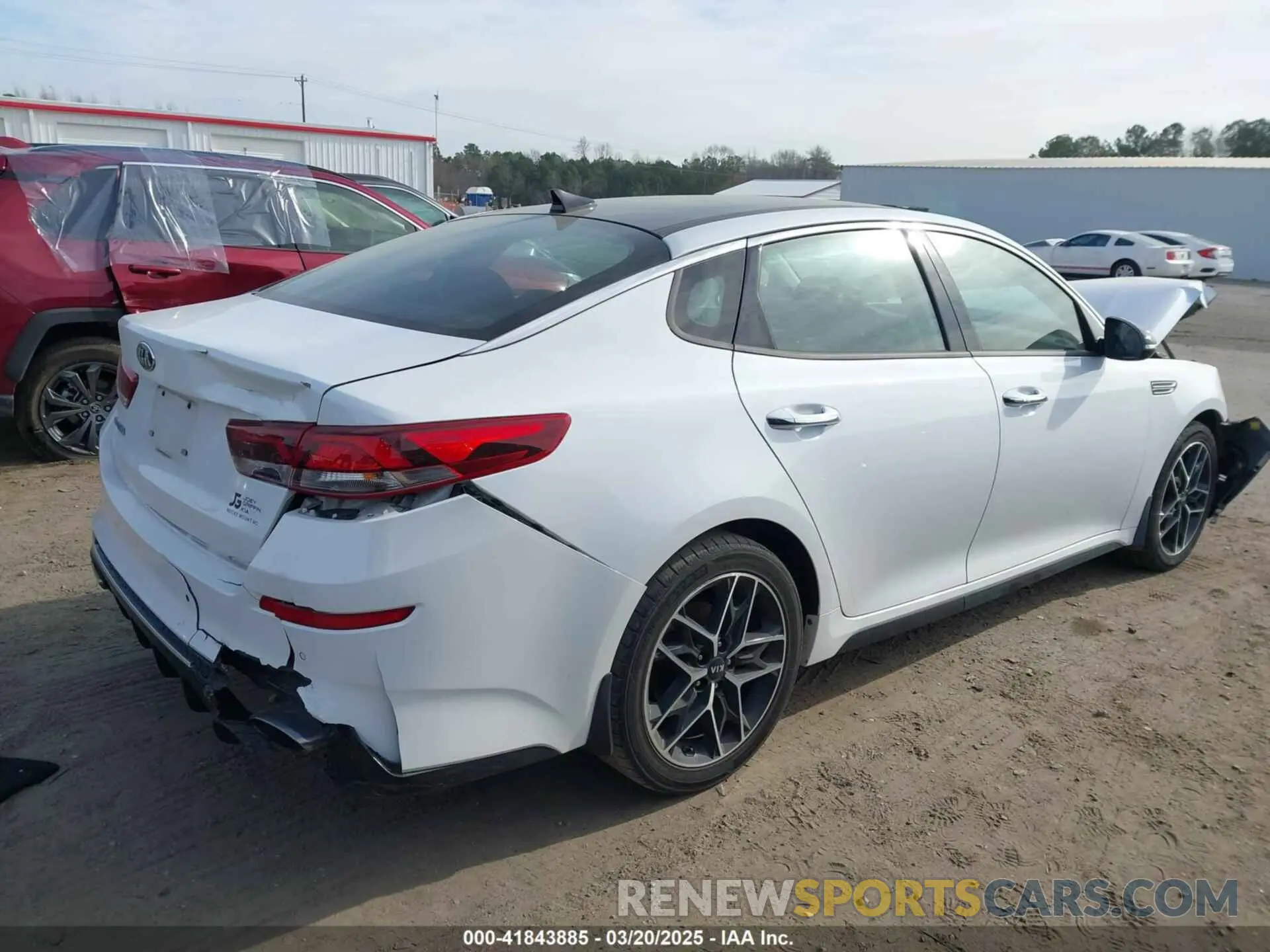 4 Photograph of a damaged car 5XXGT4L3XLG440605 KIA OPTIMA 2020