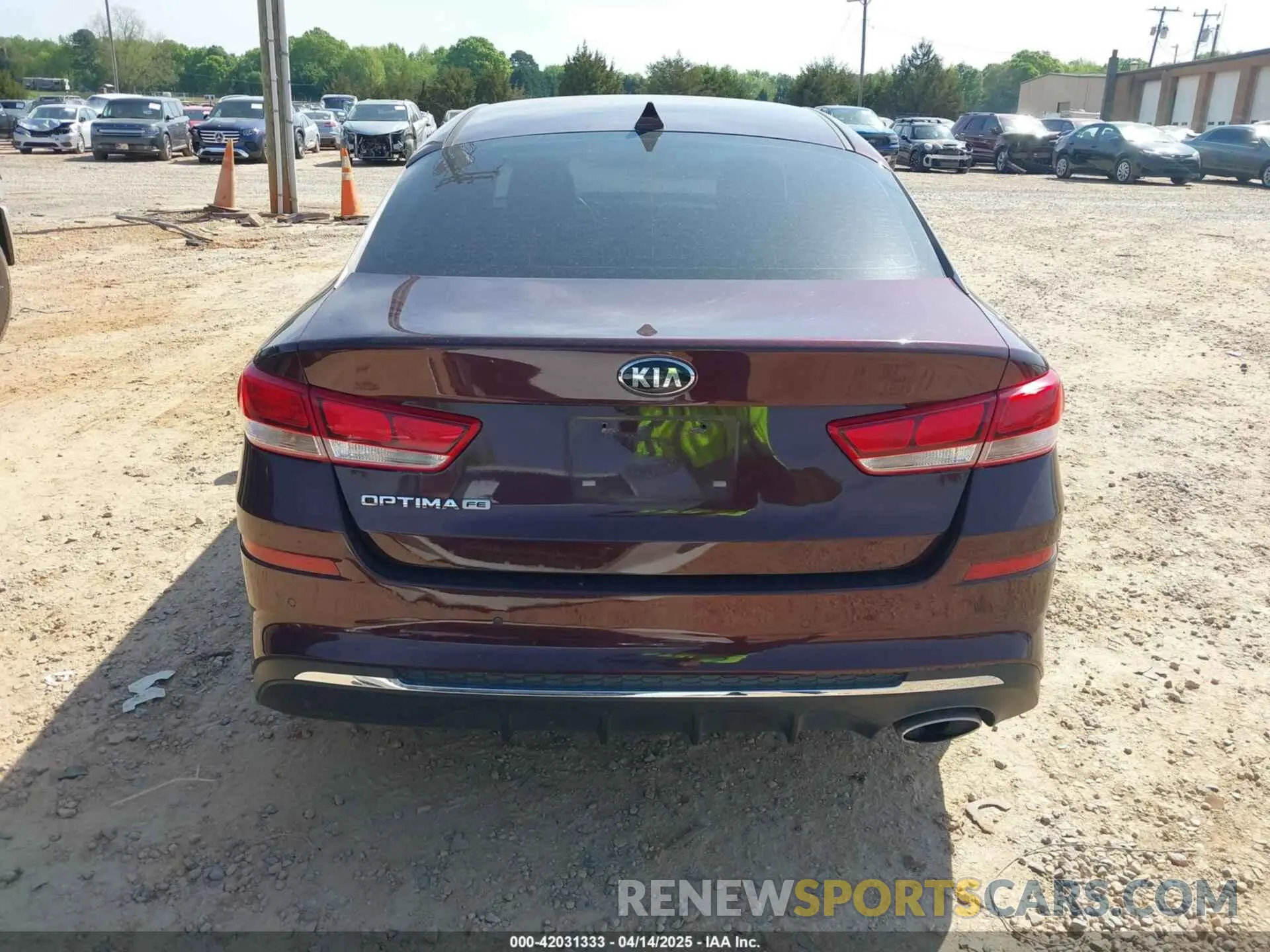 17 Photograph of a damaged car 5XXGT4L3XLG451698 KIA OPTIMA 2020