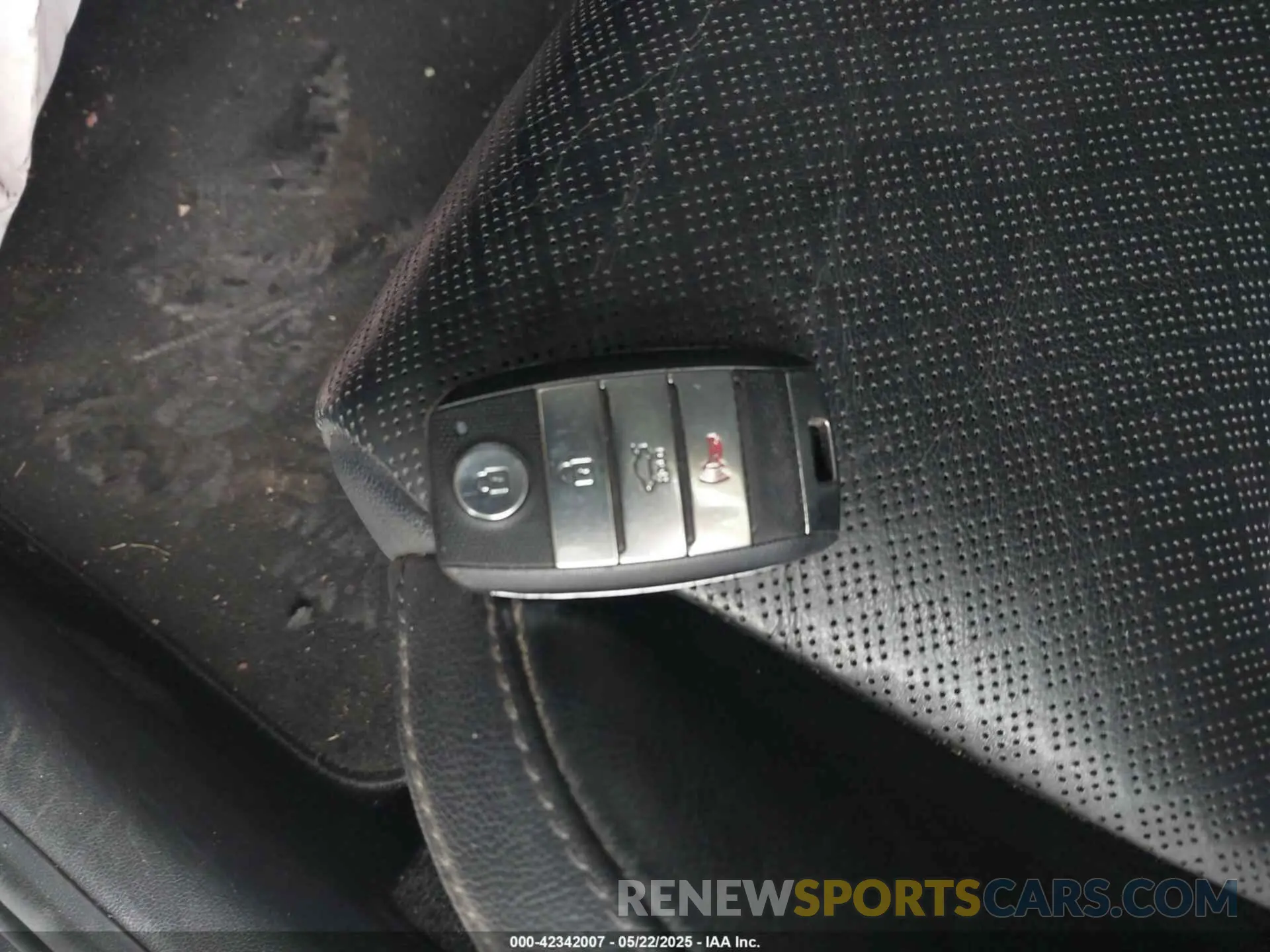 11 Photograph of a damaged car 5XXGU4L13LG405125 KIA OPTIMA 2020