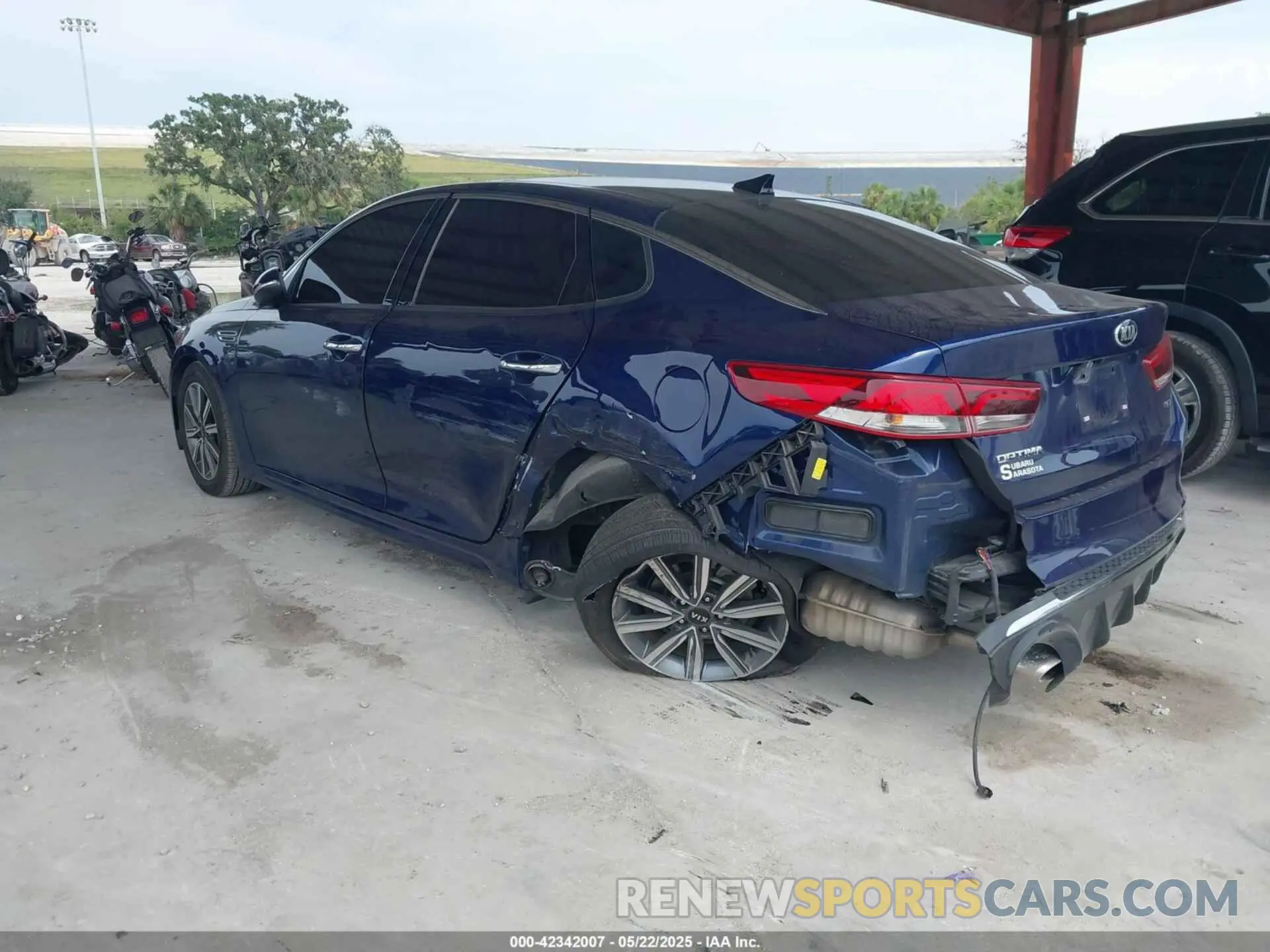 3 Photograph of a damaged car 5XXGU4L13LG405125 KIA OPTIMA 2020