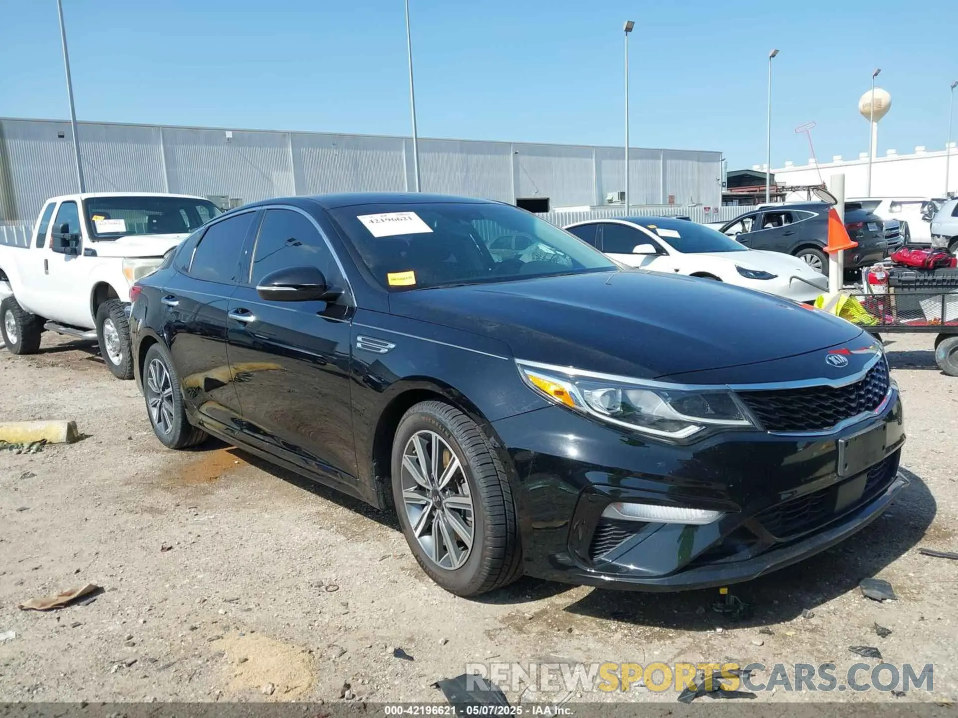 1 Photograph of a damaged car 5XXGU4L17LG395053 KIA OPTIMA 2020