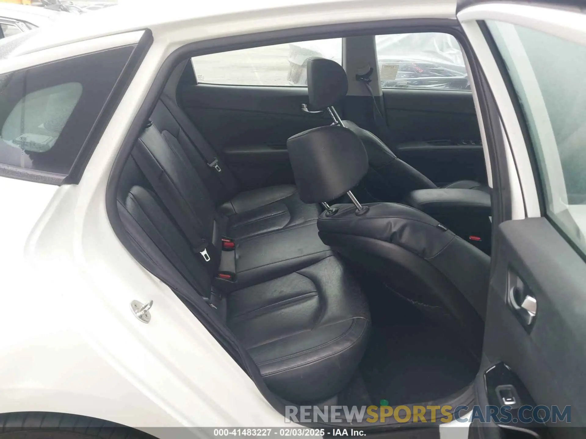 8 Photograph of a damaged car KNAGU4LE3L5037307 KIA OPTIMA HYBRID 2020