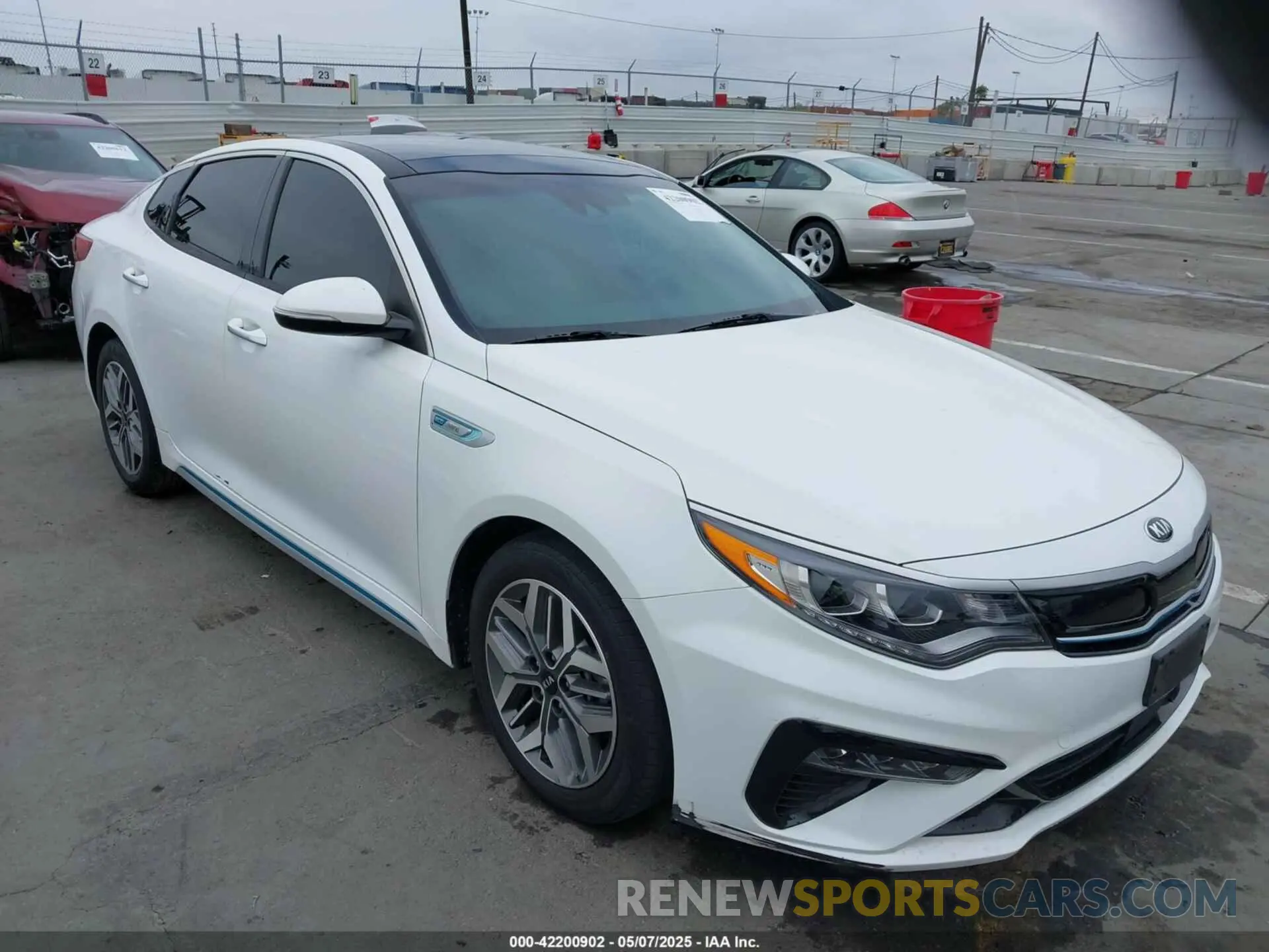 1 Photograph of a damaged car KNAGU4LE4L5038983 KIA OPTIMA HYBRID 2020