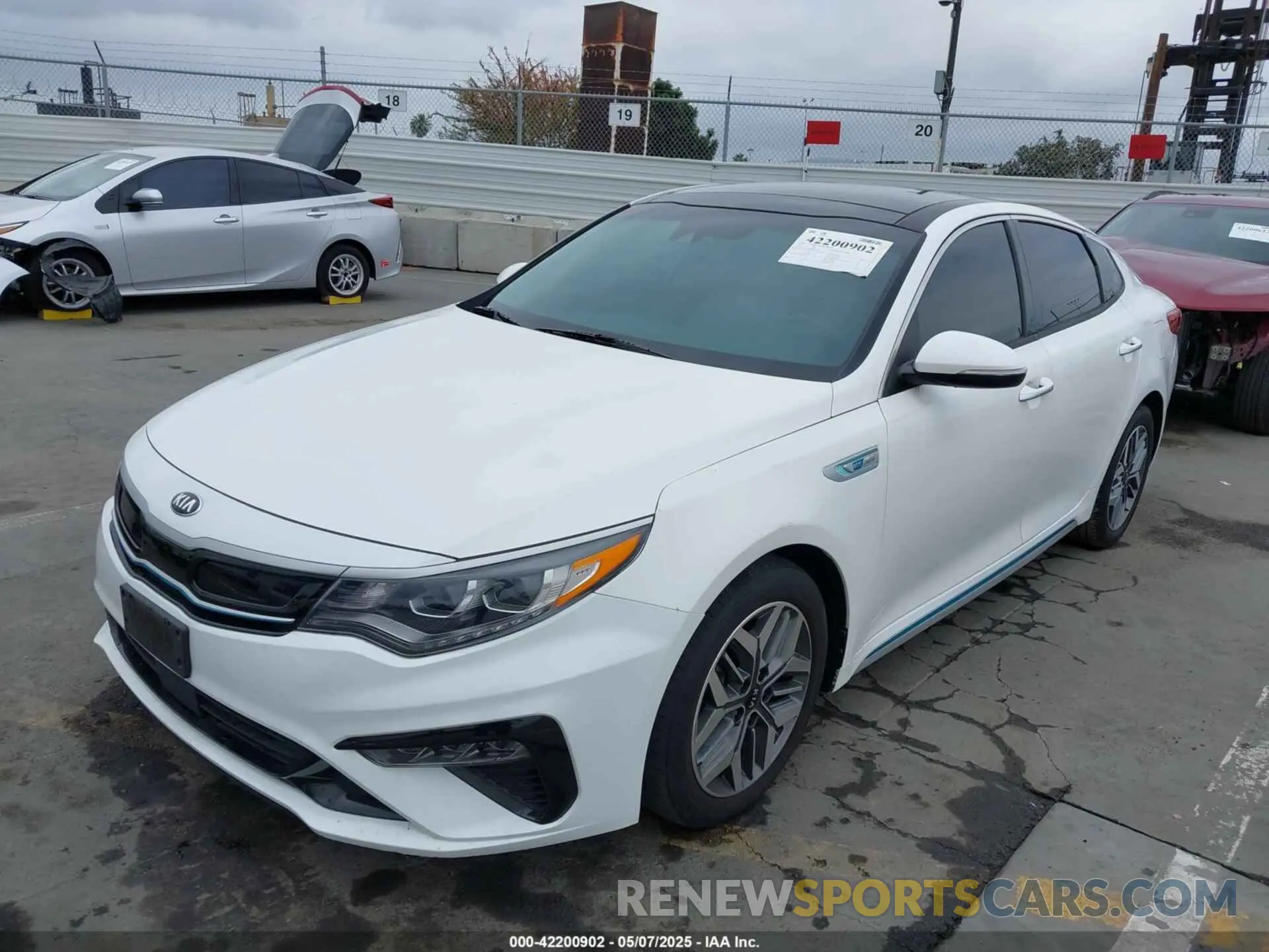 2 Photograph of a damaged car KNAGU4LE4L5038983 KIA OPTIMA HYBRID 2020