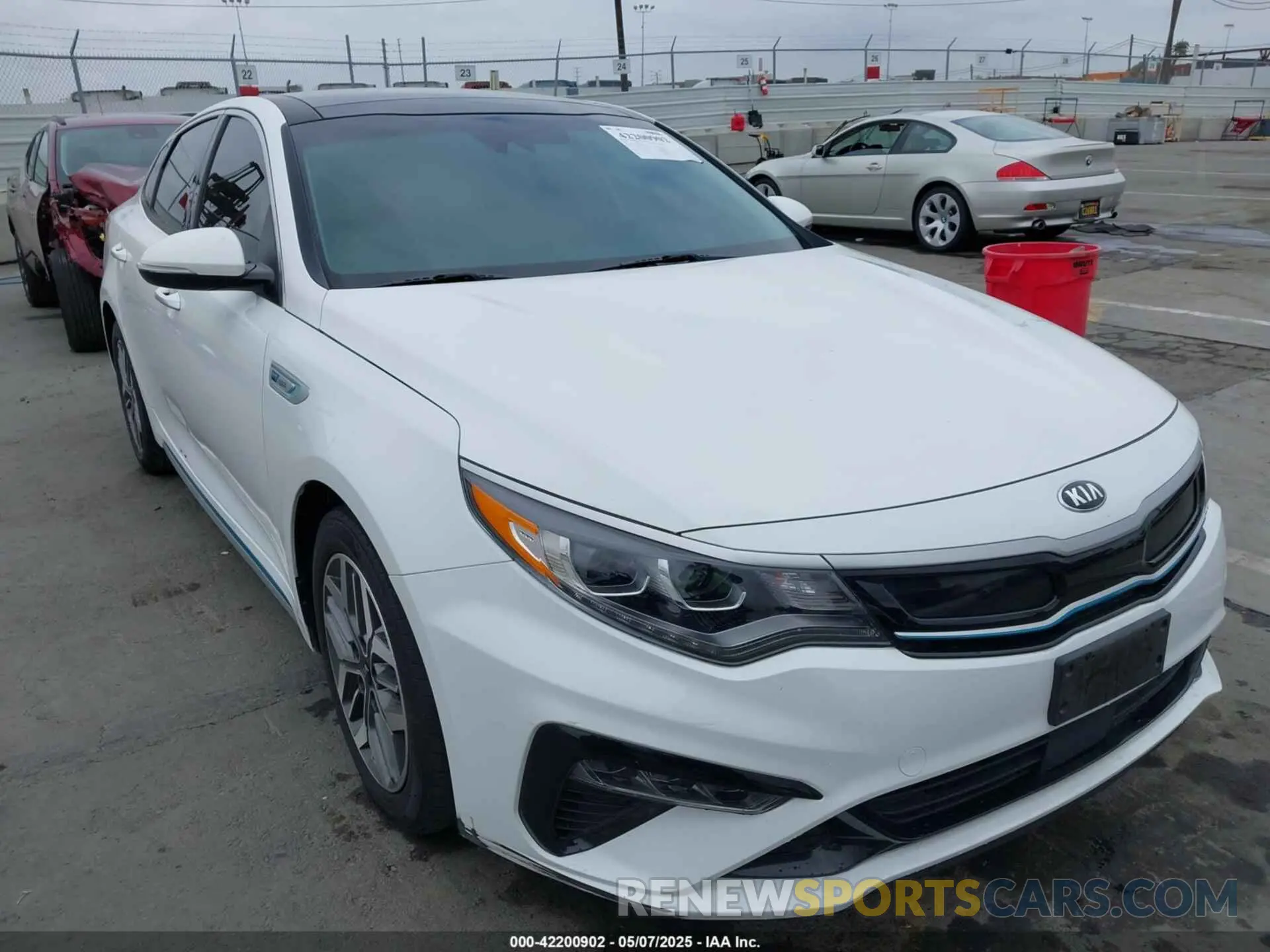 6 Photograph of a damaged car KNAGU4LE4L5038983 KIA OPTIMA HYBRID 2020