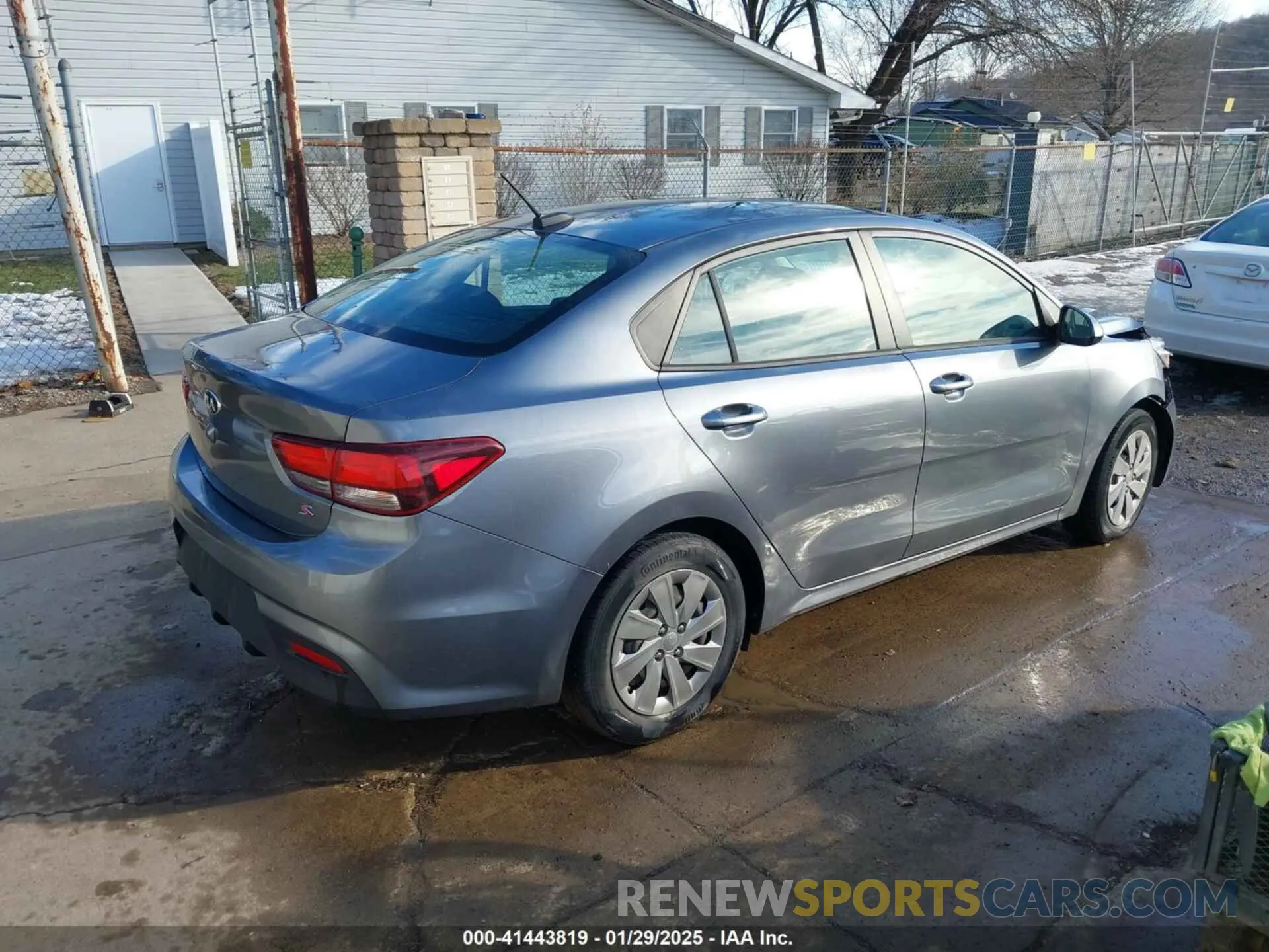 4 Photograph of a damaged car 3KPA24AB0KE178507 KIA RIO 2019