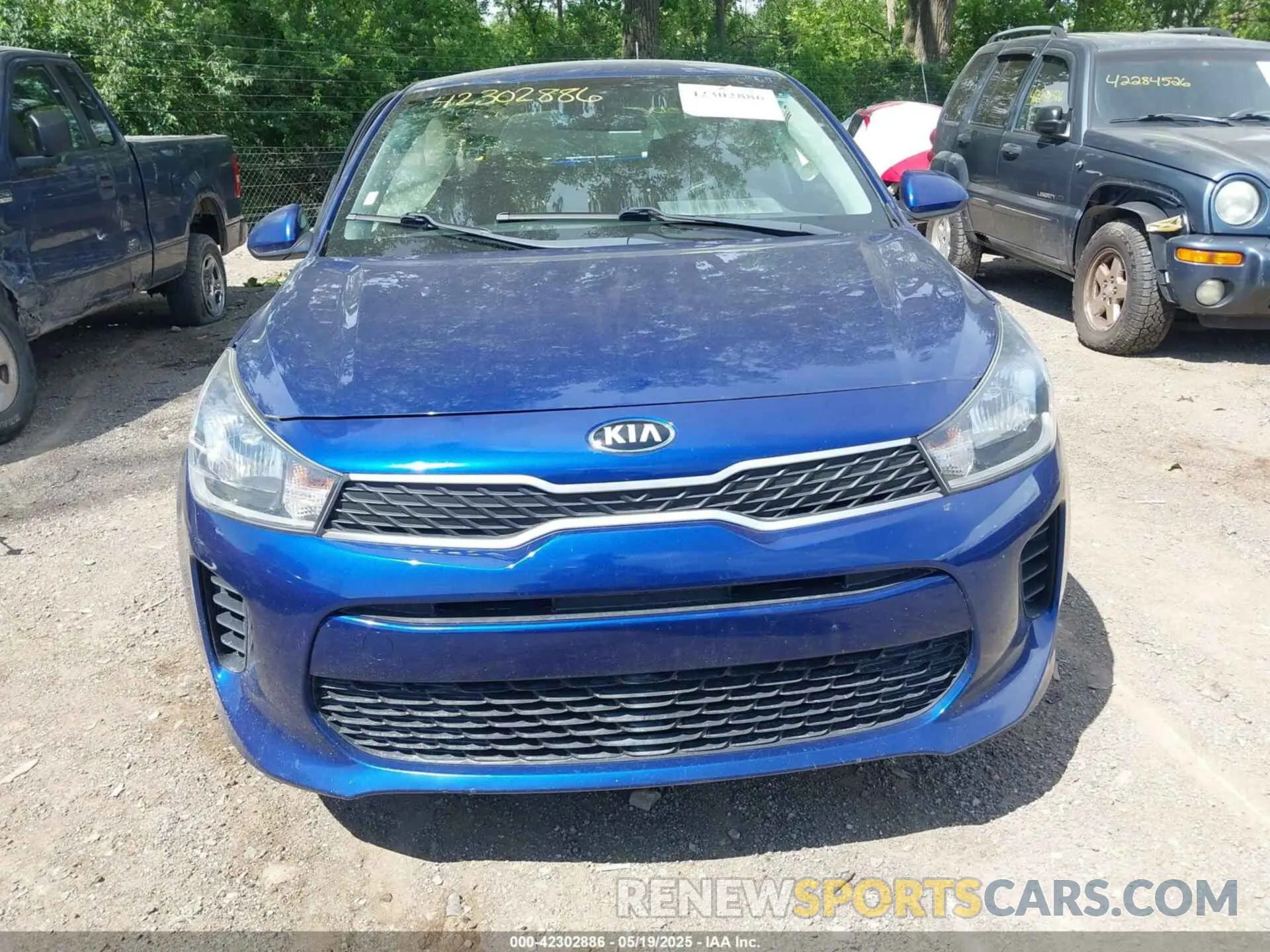 11 Photograph of a damaged car 3KPA24AB0KE200392 KIA RIO 2019