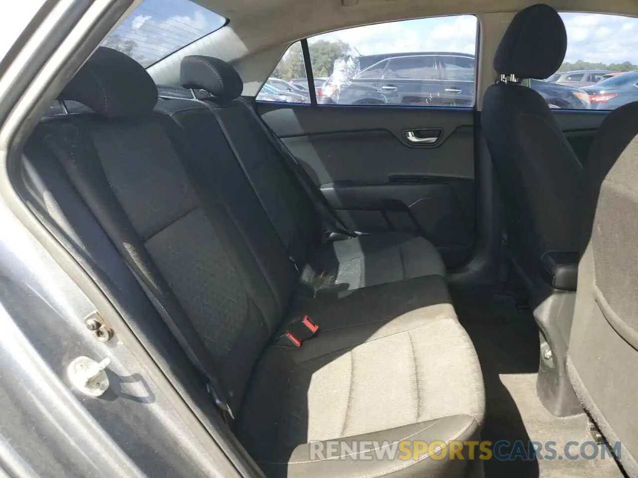10 Photograph of a damaged car 3KPA24AB0KE217547 KIA RIO 2019