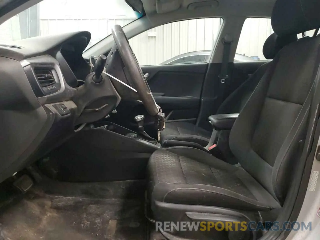 7 Photograph of a damaged car 3KPA24AB0KE233568 KIA RIO 2019