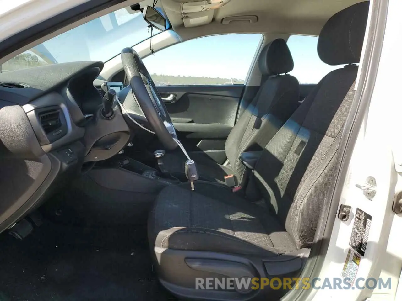 7 Photograph of a damaged car 3KPA24AB1KE165717 KIA RIO 2019