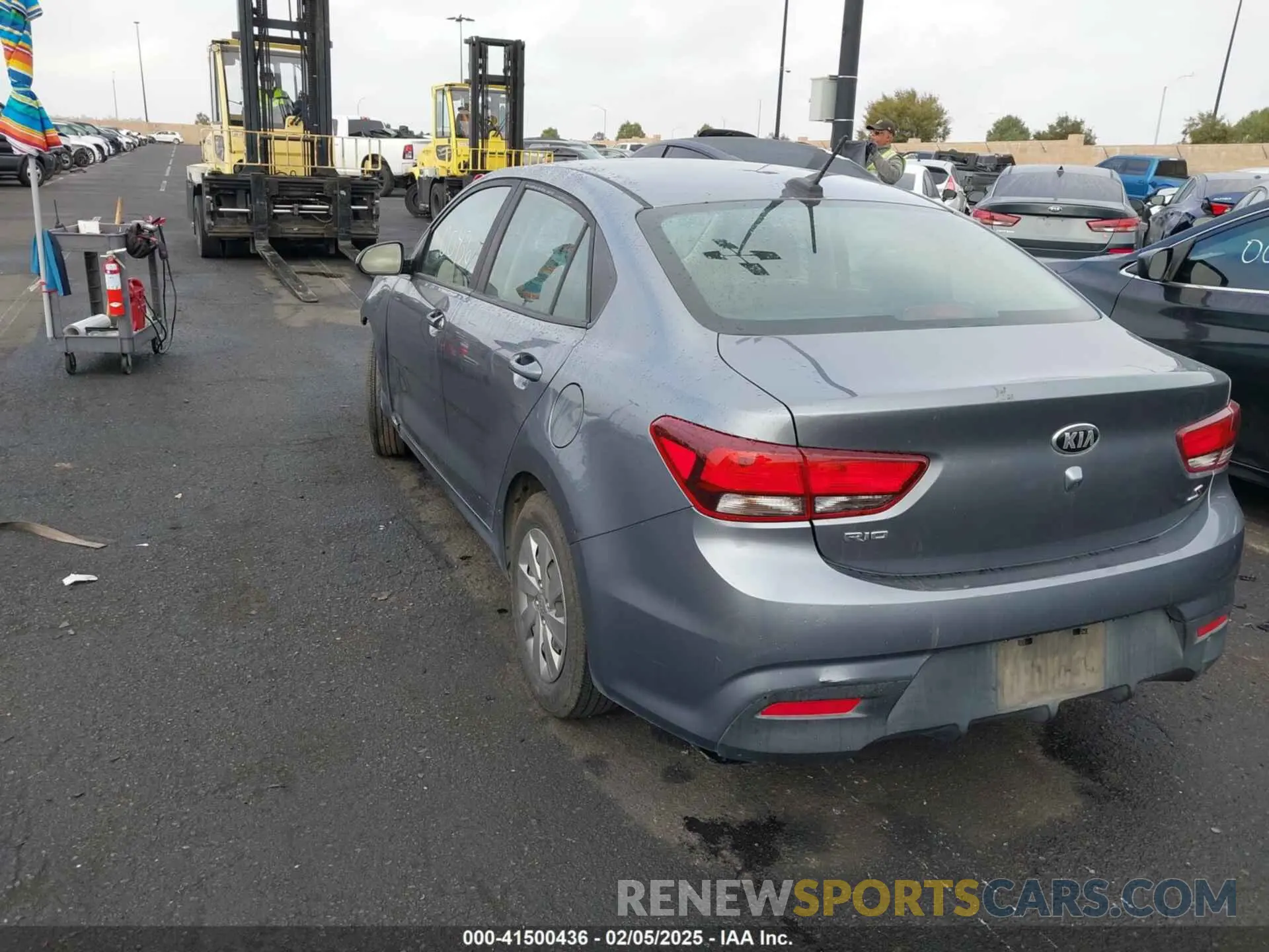 3 Photograph of a damaged car 3KPA24AB1KE166107 KIA RIO 2019