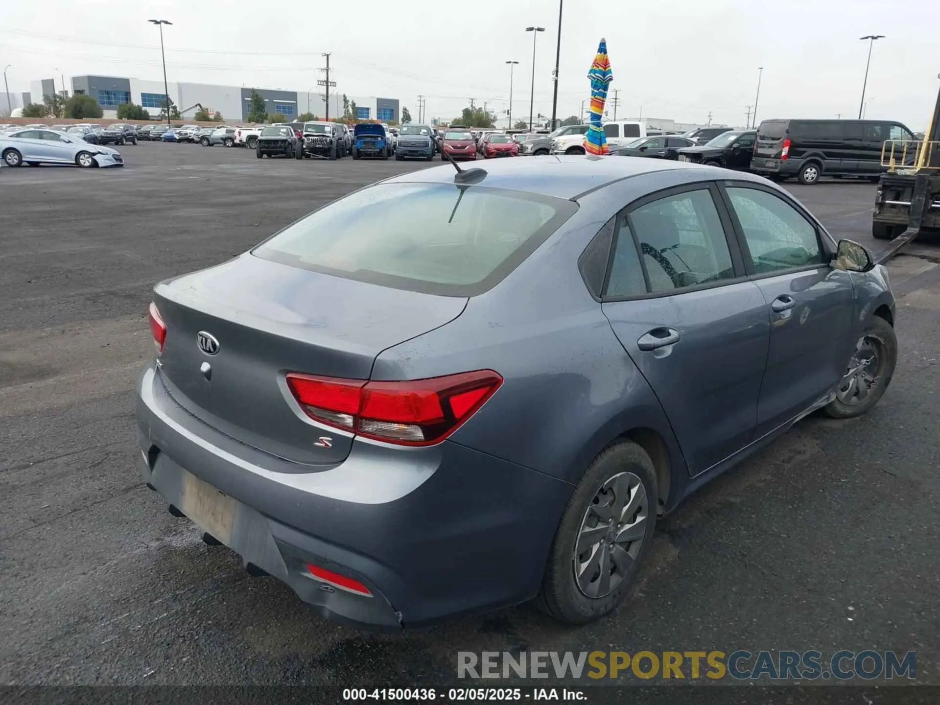 4 Photograph of a damaged car 3KPA24AB1KE166107 KIA RIO 2019