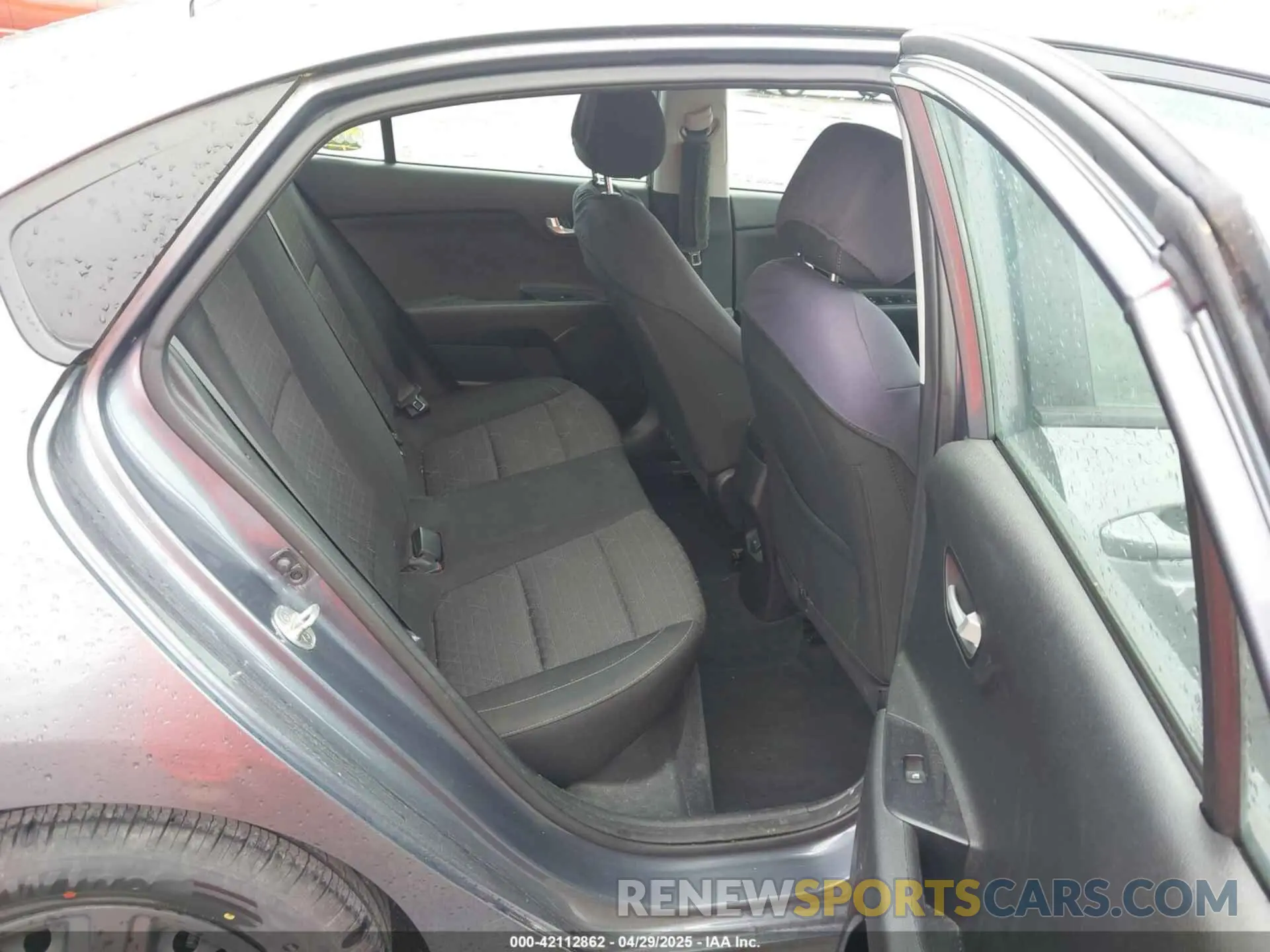 8 Photograph of a damaged car 3KPA24AB1KE171033 KIA RIO 2019