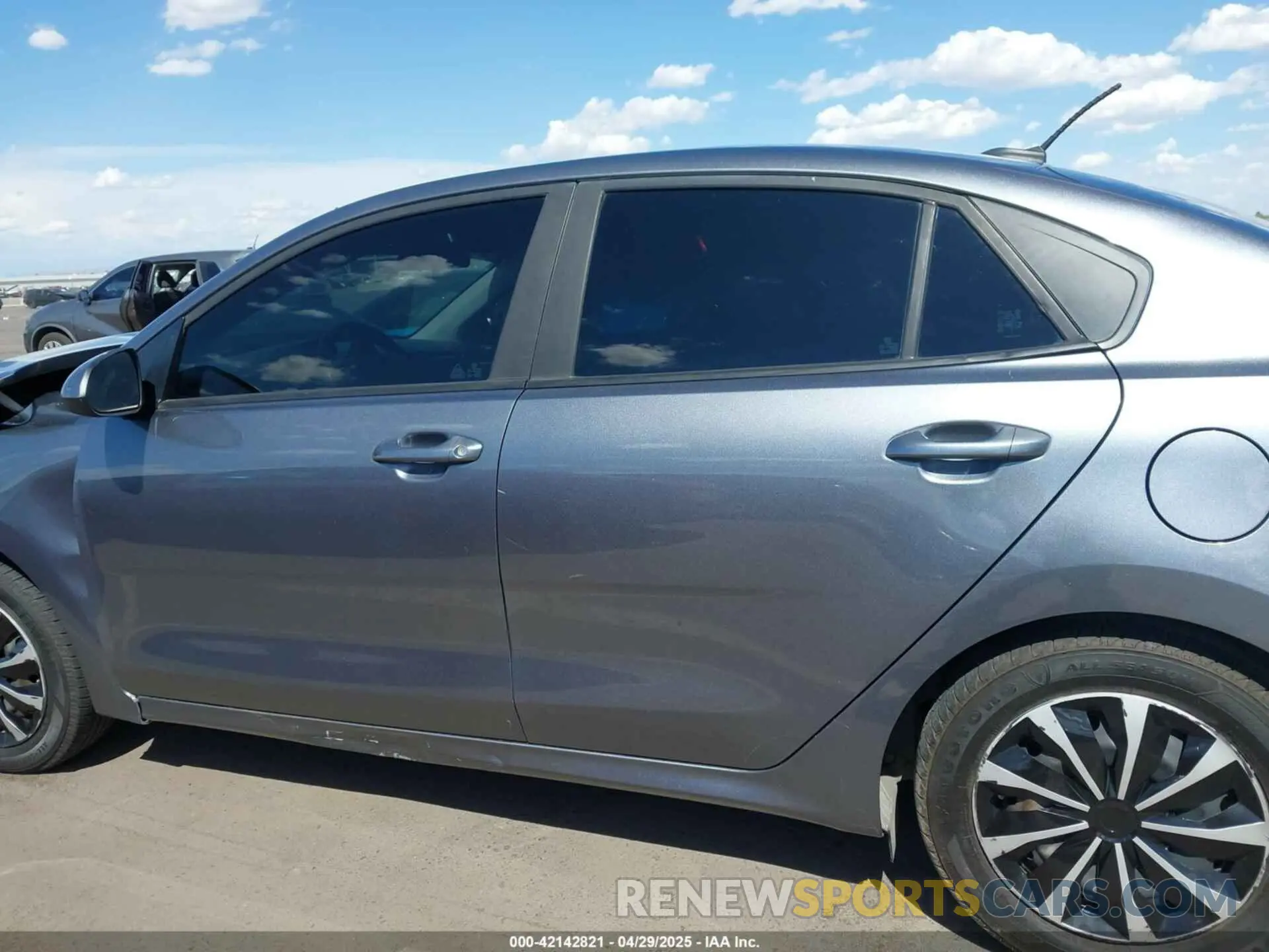 14 Photograph of a damaged car 3KPA24AB1KE179729 KIA RIO 2019