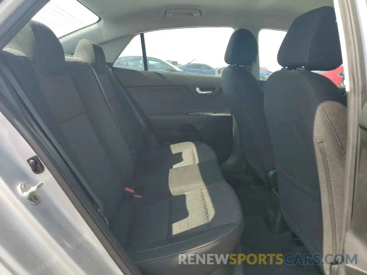 10 Photograph of a damaged car 3KPA24AB1KE182937 KIA RIO 2019