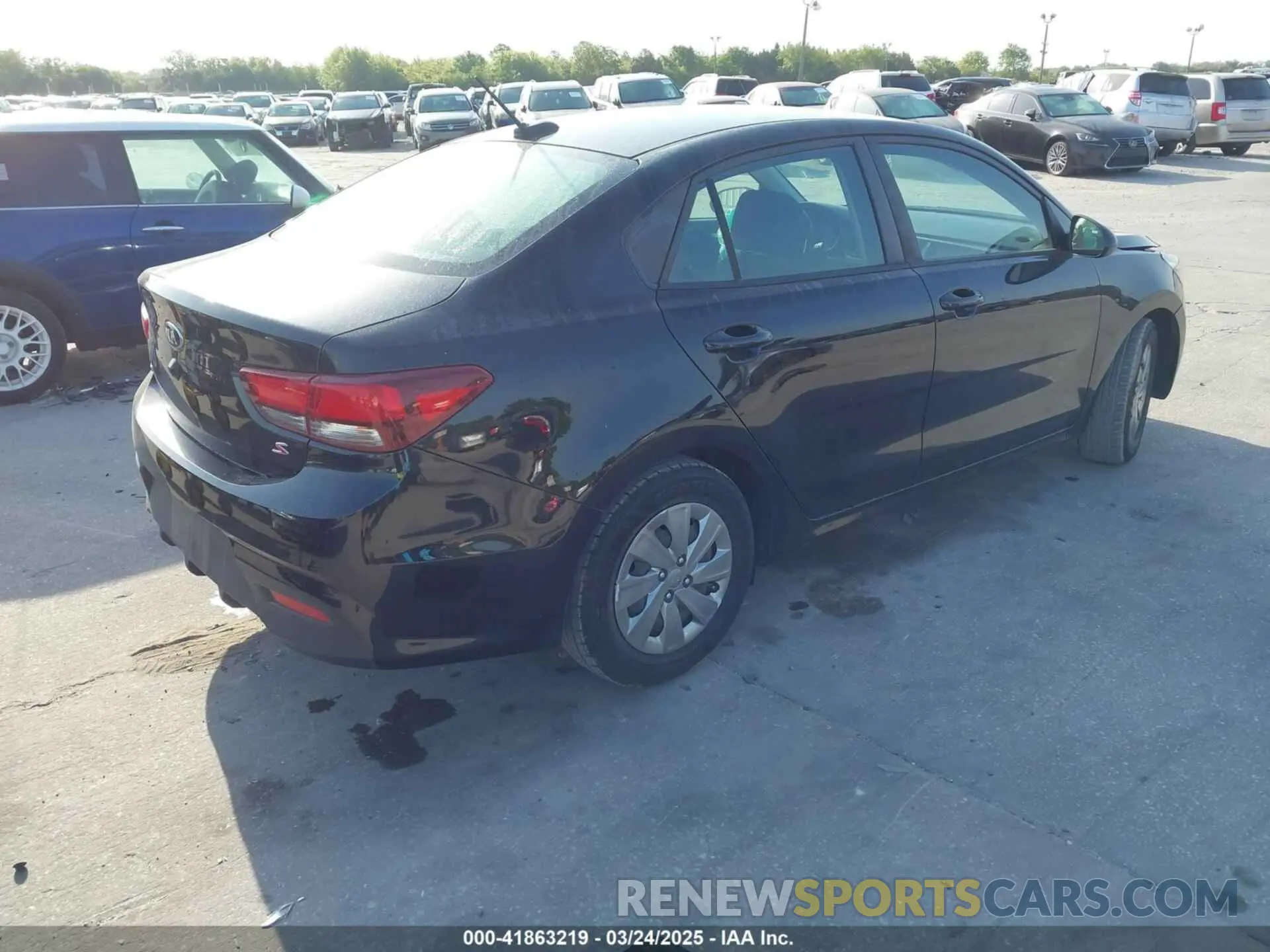 4 Photograph of a damaged car 3KPA24AB1KE198006 KIA RIO 2019