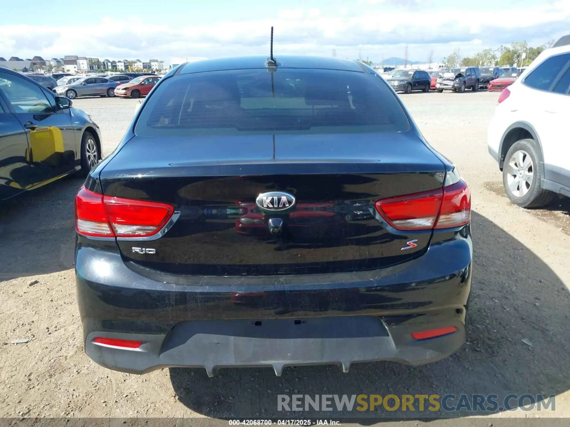 15 Photograph of a damaged car 3KPA24AB1KE201390 KIA RIO 2019