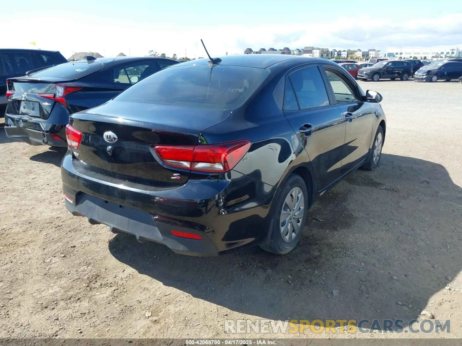 4 Photograph of a damaged car 3KPA24AB1KE201390 KIA RIO 2019