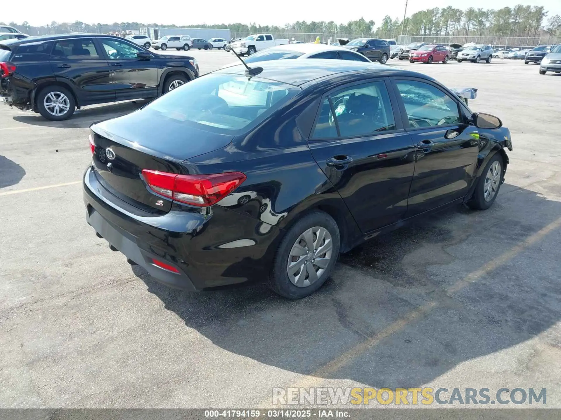 4 Photograph of a damaged car 3KPA24AB1KE210638 KIA RIO 2019