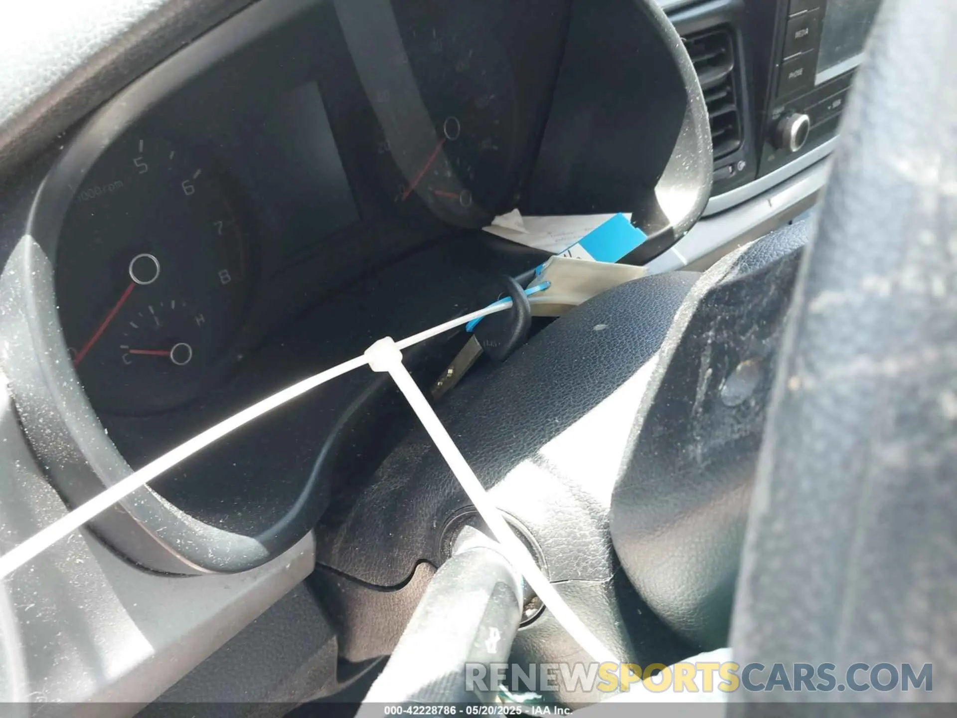 11 Photograph of a damaged car 3KPA24AB1KE211207 KIA RIO 2019