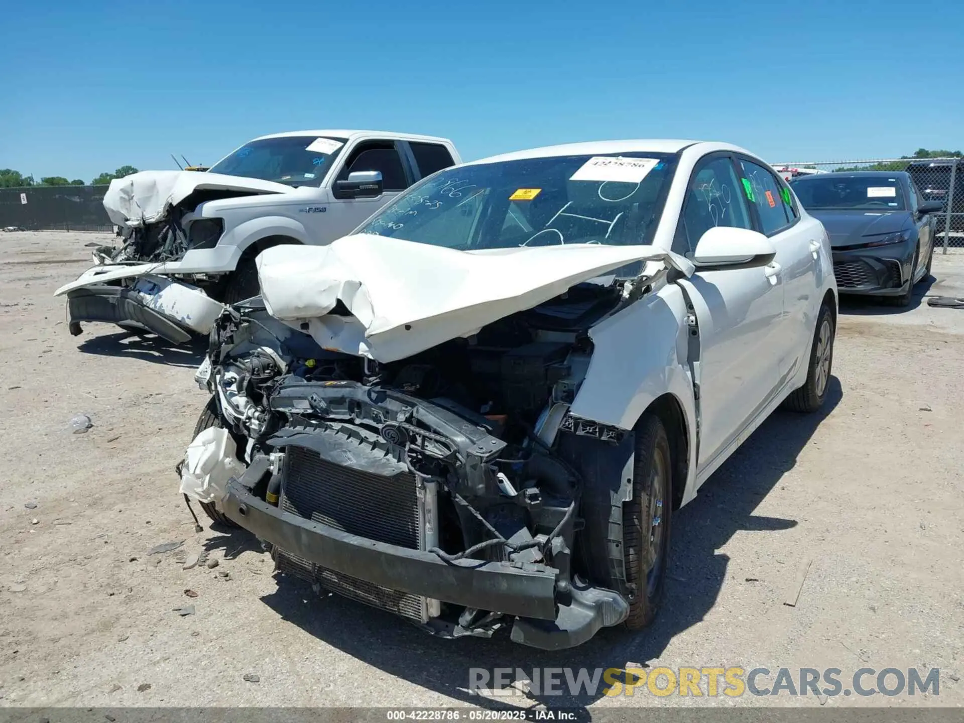 2 Photograph of a damaged car 3KPA24AB1KE211207 KIA RIO 2019