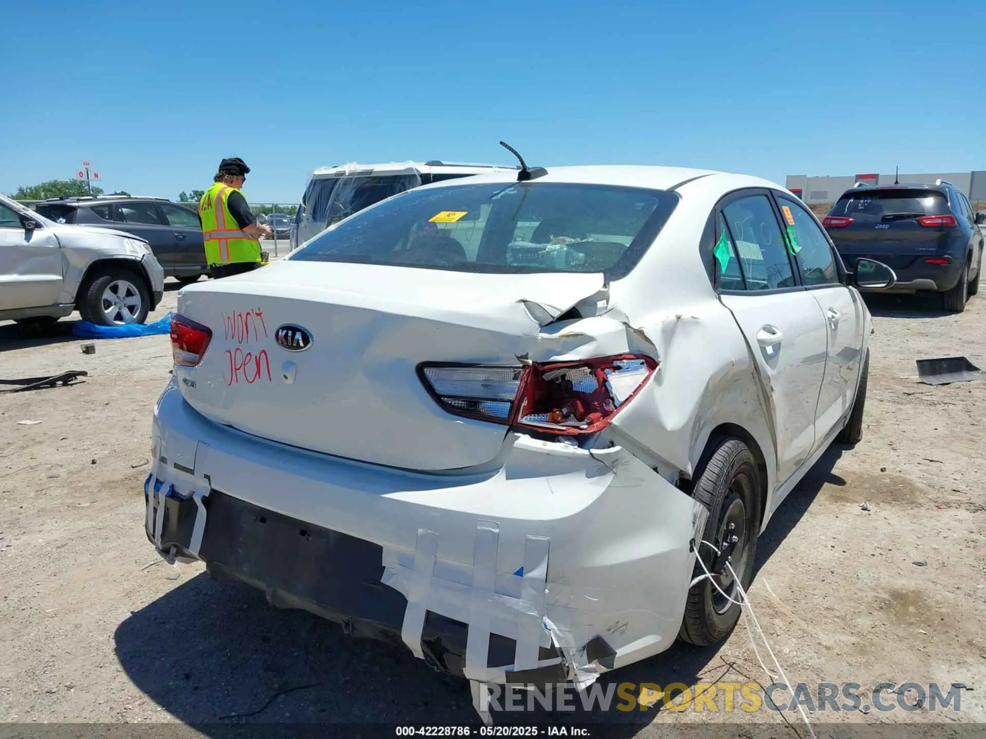 4 Photograph of a damaged car 3KPA24AB1KE211207 KIA RIO 2019