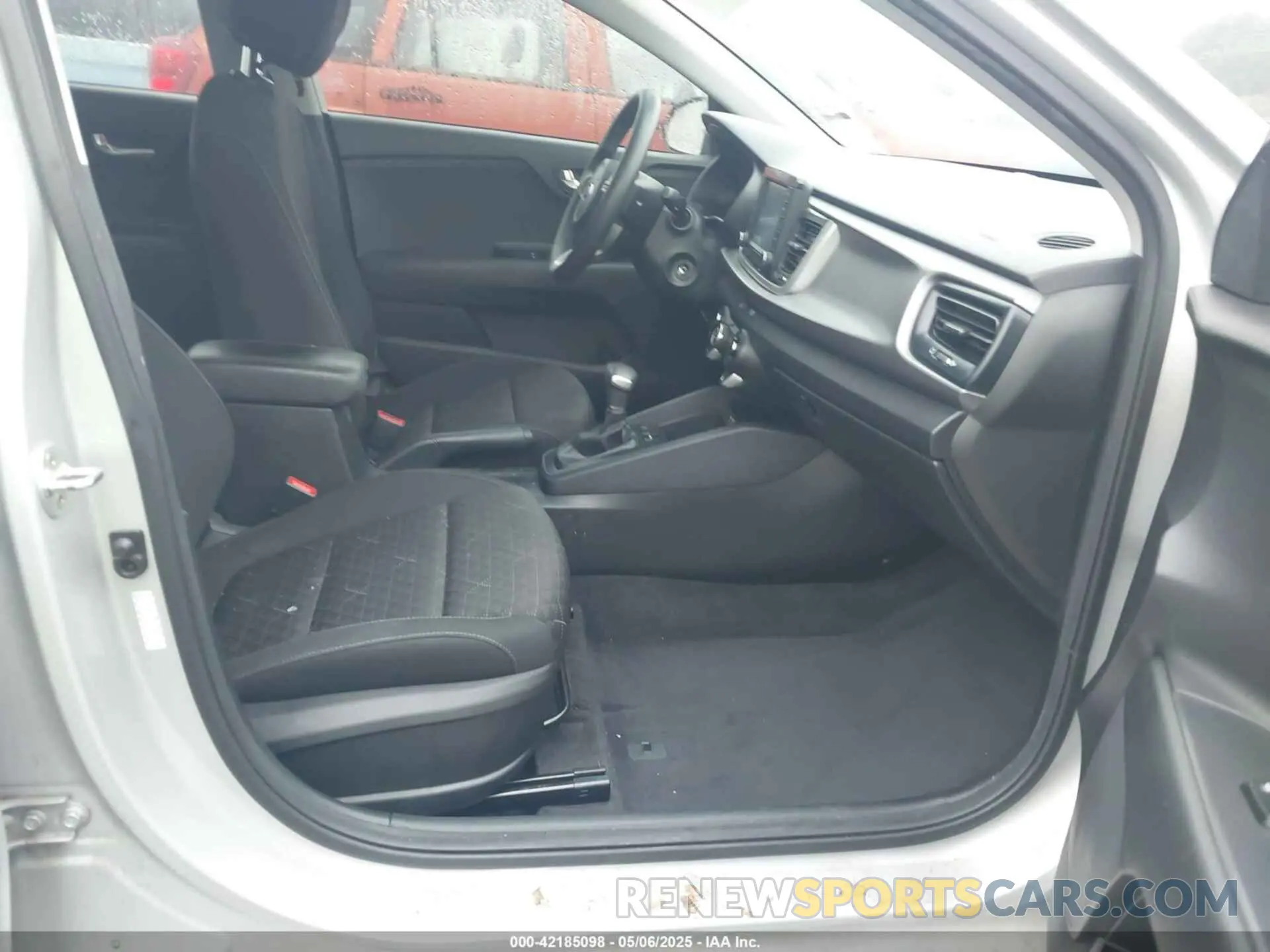 5 Photograph of a damaged car 3KPA24AB1KE213894 KIA RIO 2019