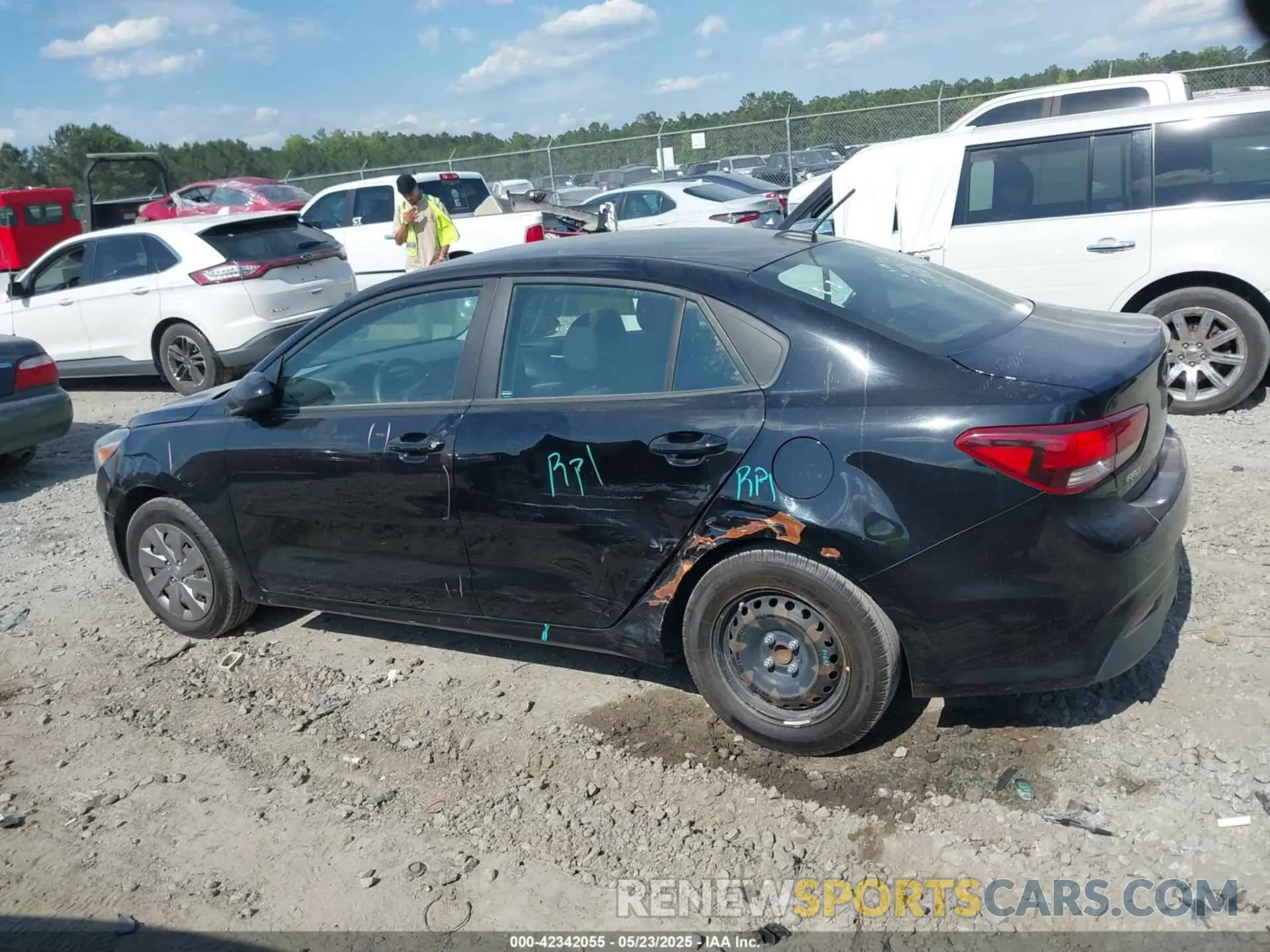 14 Photograph of a damaged car 3KPA24AB1KE252274 KIA RIO 2019