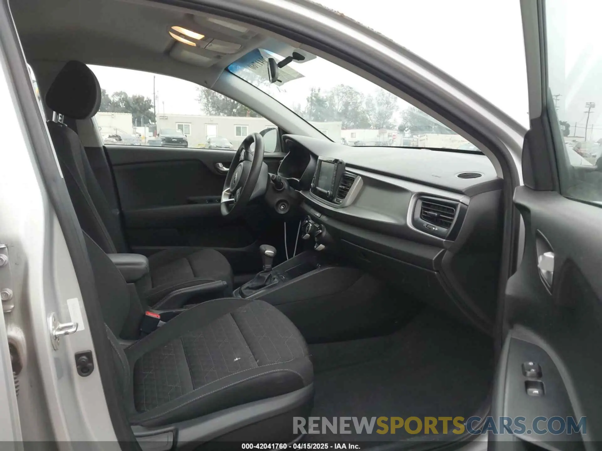 5 Photograph of a damaged car 3KPA24AB2KE164642 KIA RIO 2019