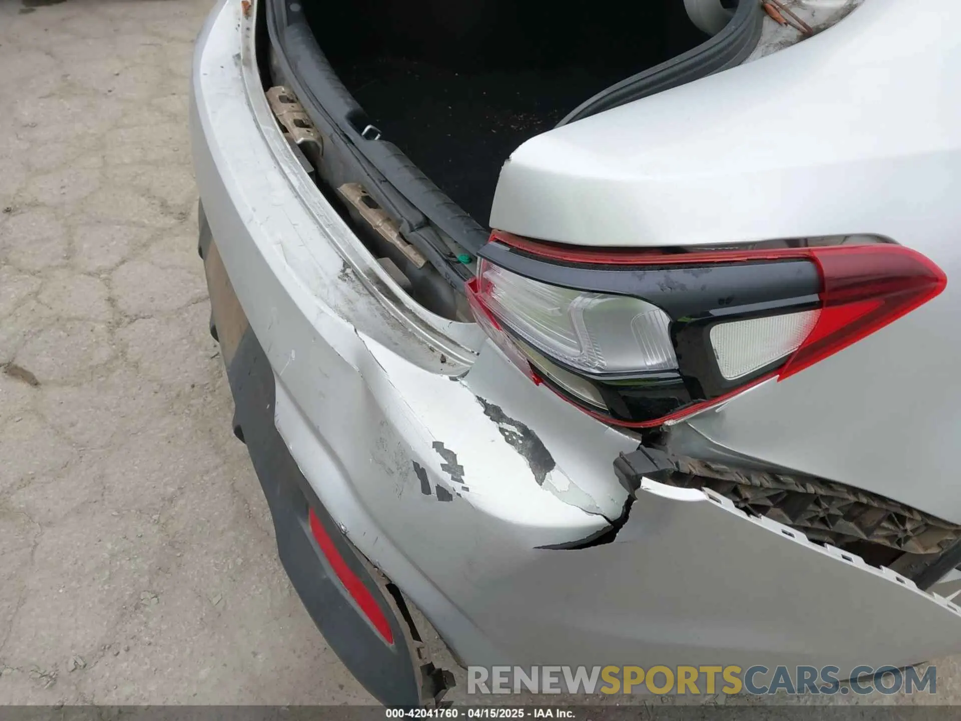 6 Photograph of a damaged car 3KPA24AB2KE164642 KIA RIO 2019