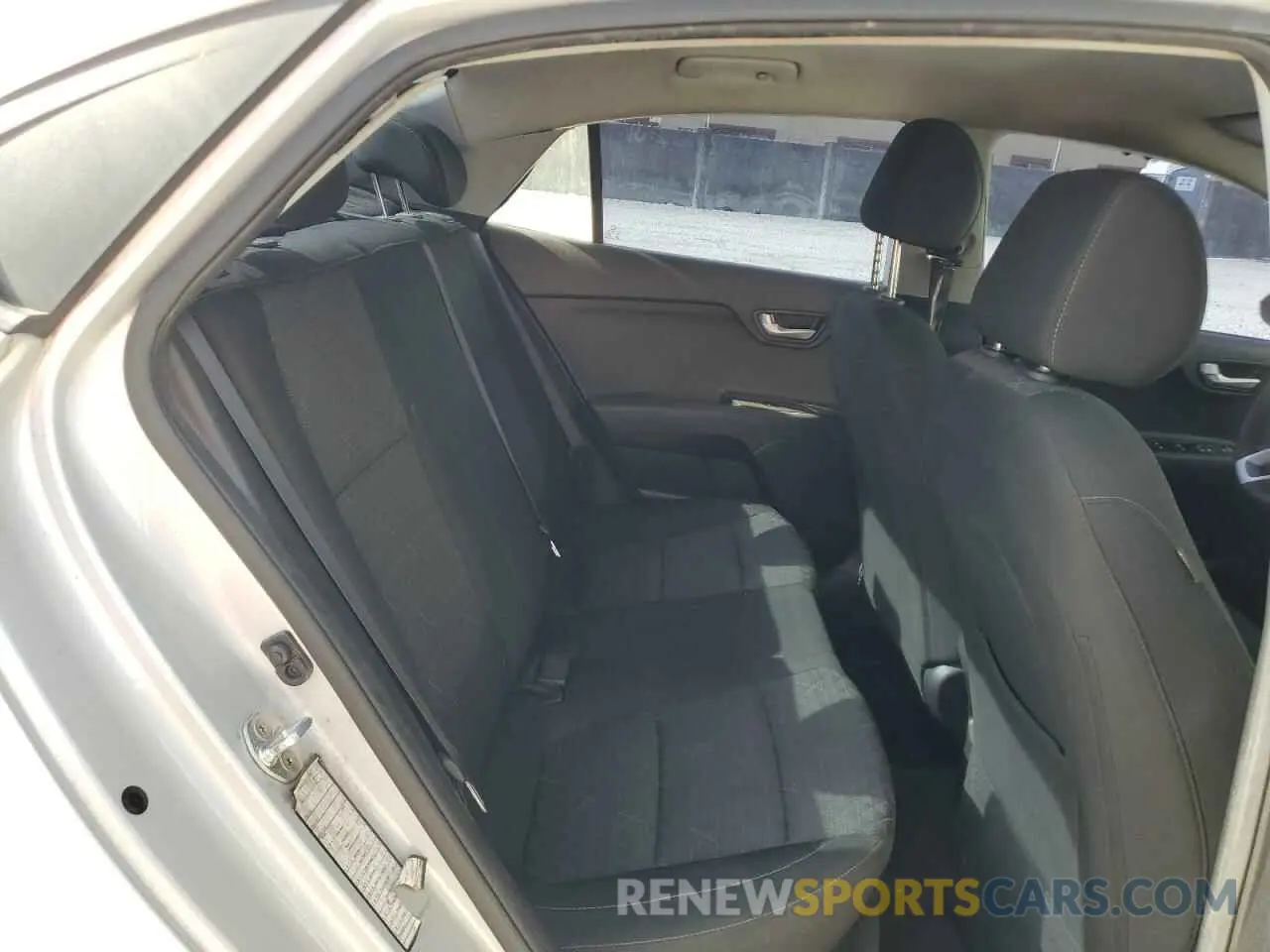 10 Photograph of a damaged car 3KPA24AB2KE187919 KIA RIO 2019