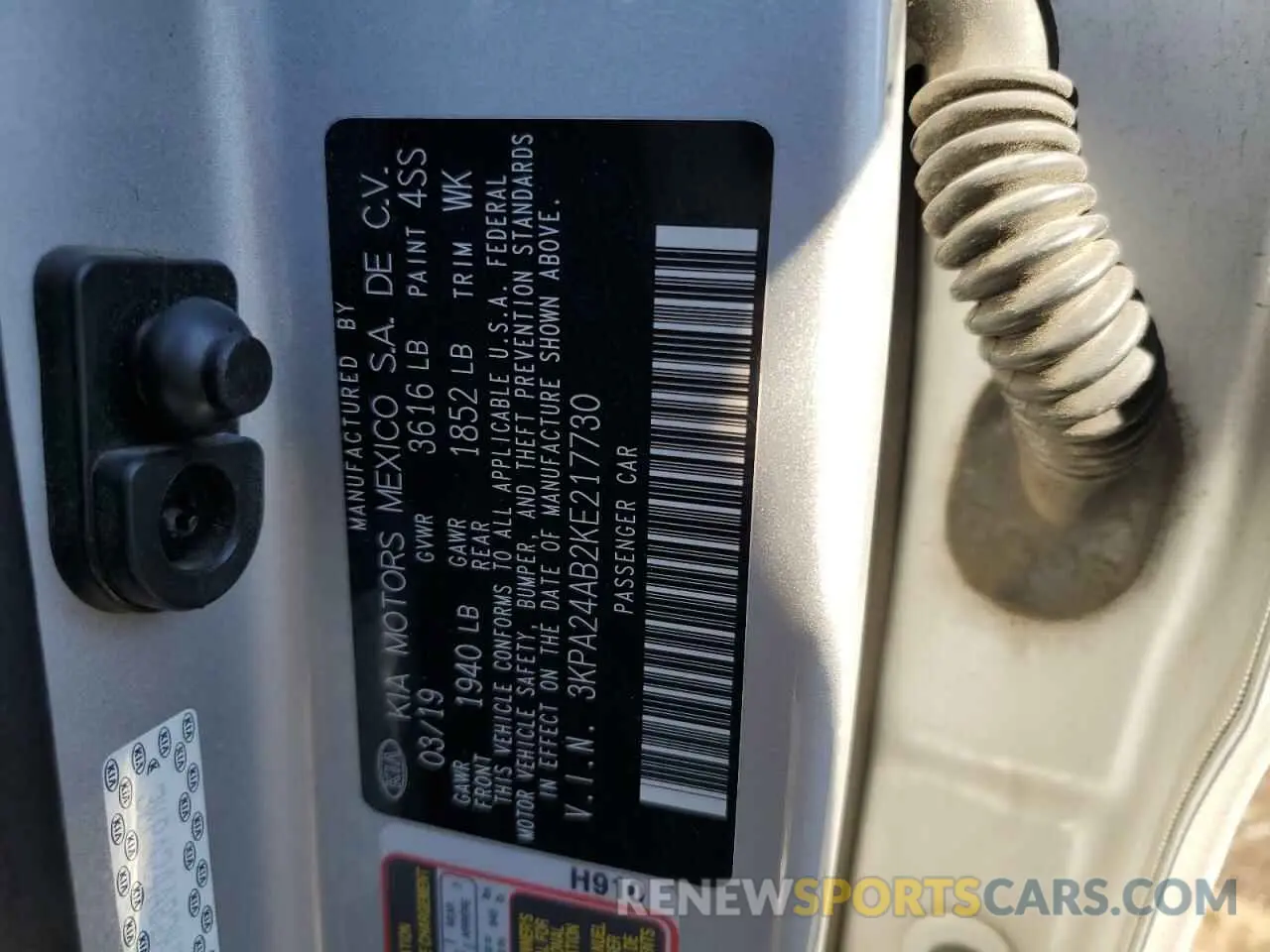 12 Photograph of a damaged car 3KPA24AB2KE217730 KIA RIO 2019