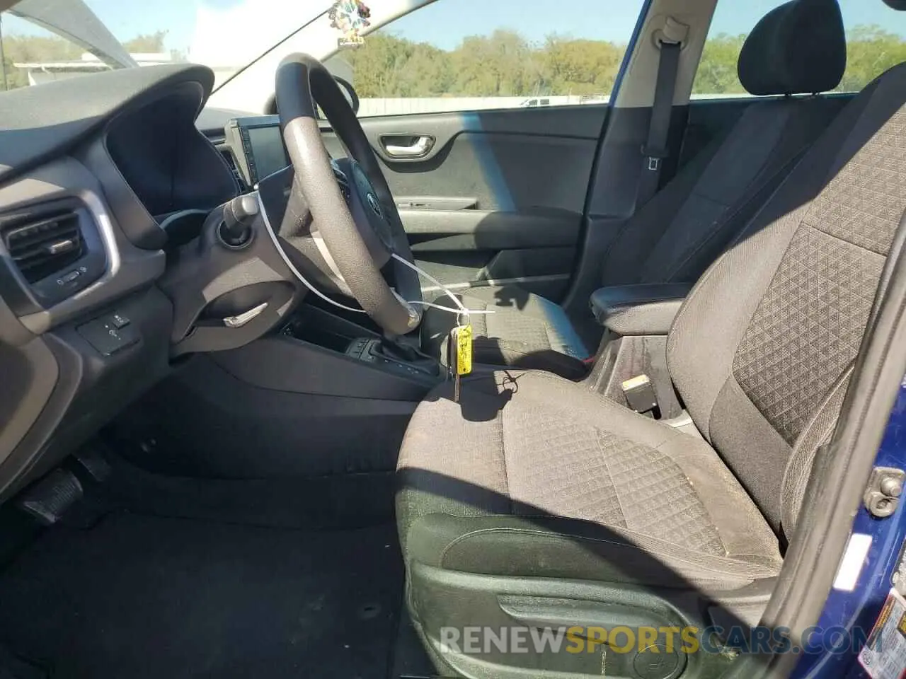 7 Photograph of a damaged car 3KPA24AB2KE217985 KIA RIO 2019