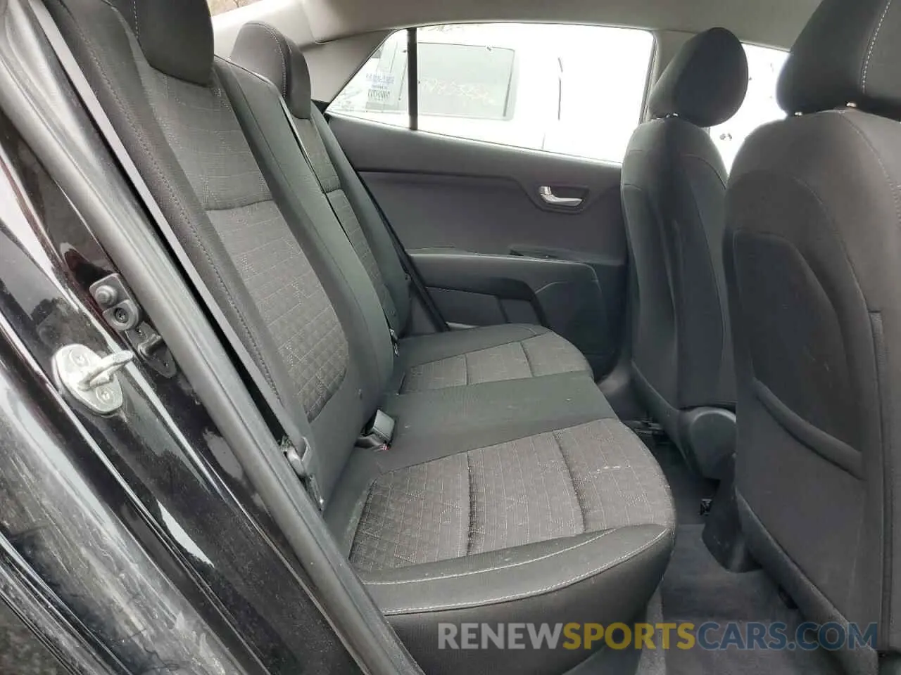 10 Photograph of a damaged car 3KPA24AB3KE204694 KIA RIO 2019