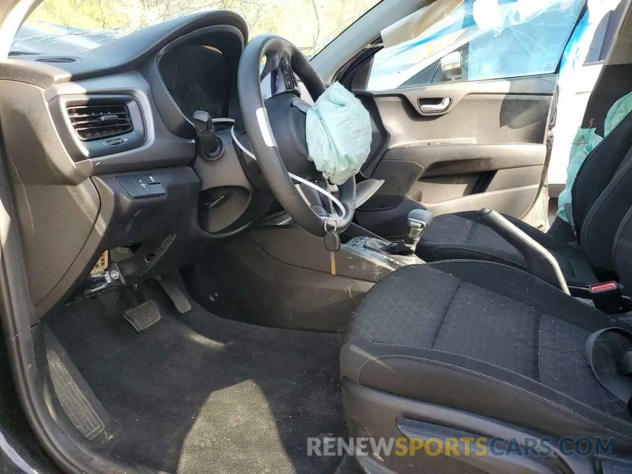 7 Photograph of a damaged car 3KPA24AB3KE204694 KIA RIO 2019