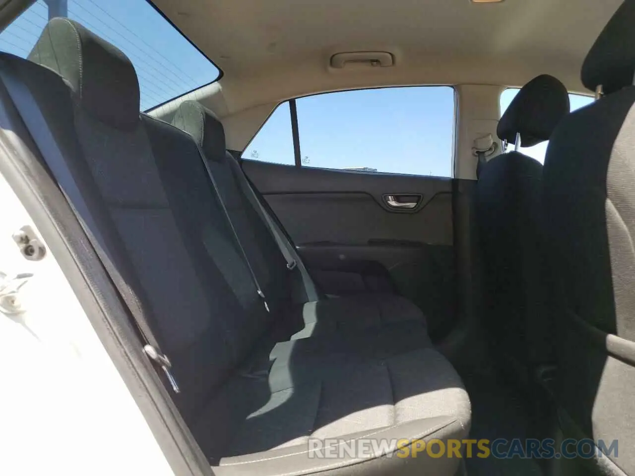 10 Photograph of a damaged car 3KPA24AB3KE247349 KIA RIO 2019