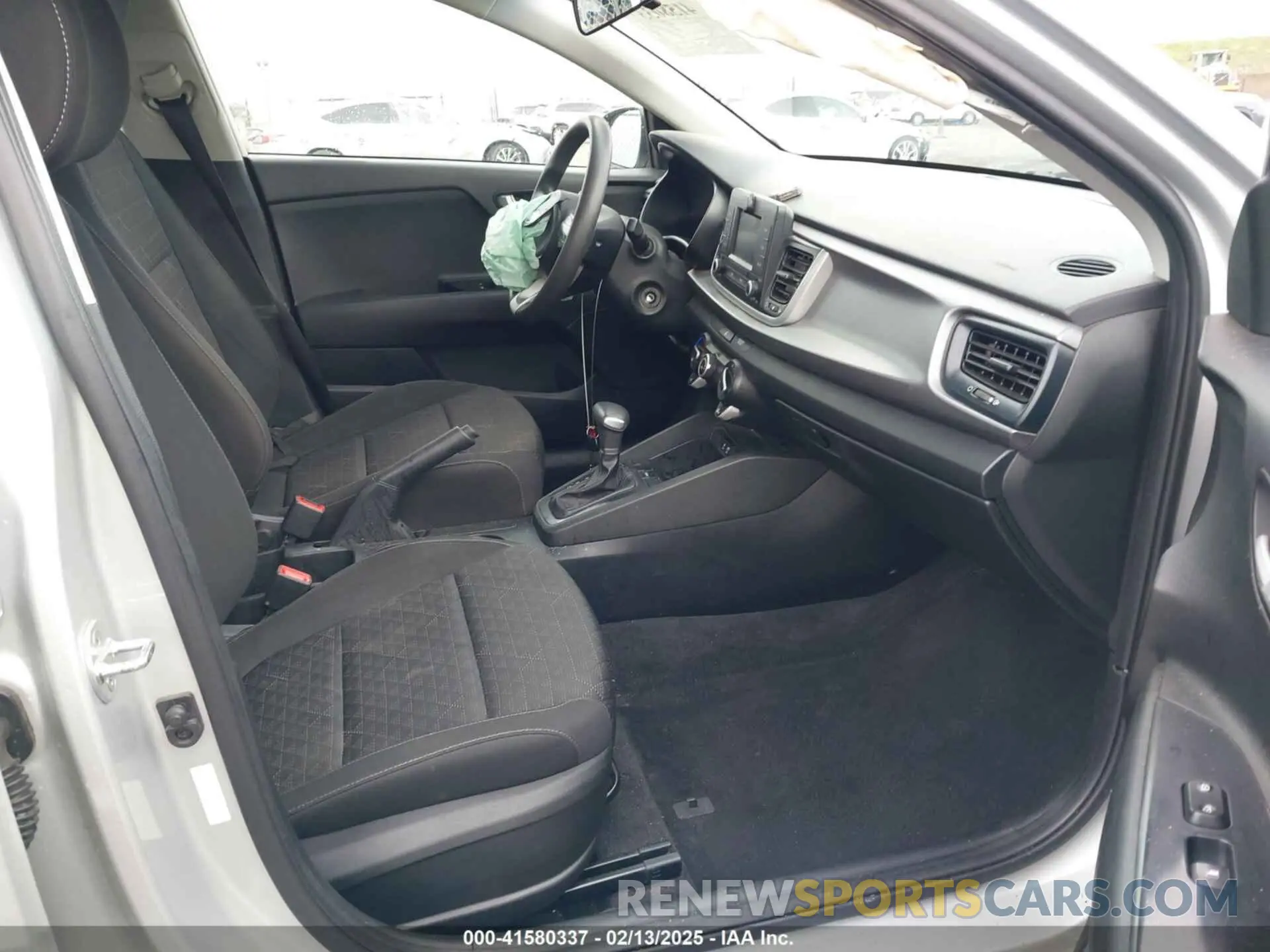 5 Photograph of a damaged car 3KPA24AB4KE184794 KIA RIO 2019