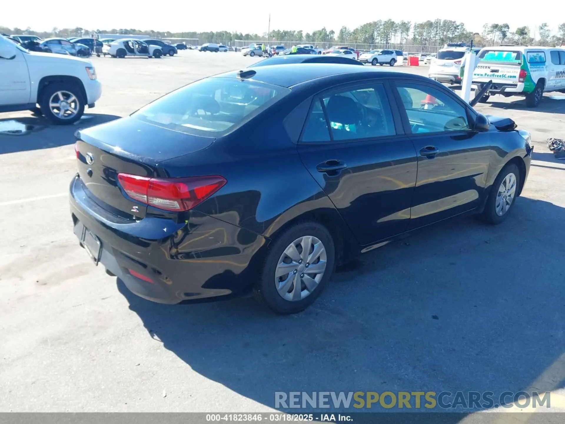 4 Photograph of a damaged car 3KPA24AB4KE200637 KIA RIO 2019