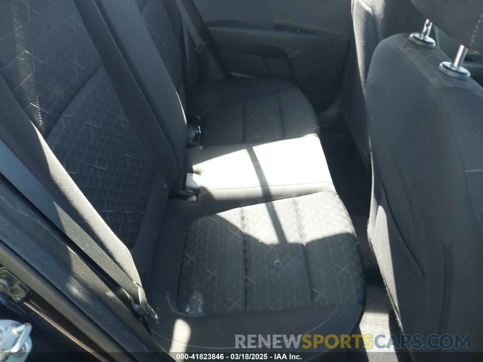 8 Photograph of a damaged car 3KPA24AB4KE200637 KIA RIO 2019