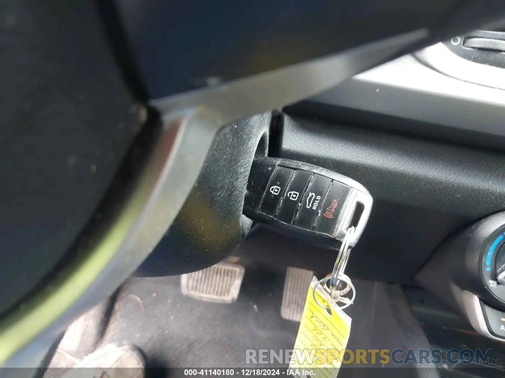 11 Photograph of a damaged car 3KPA24AB4KE209094 KIA RIO 2019