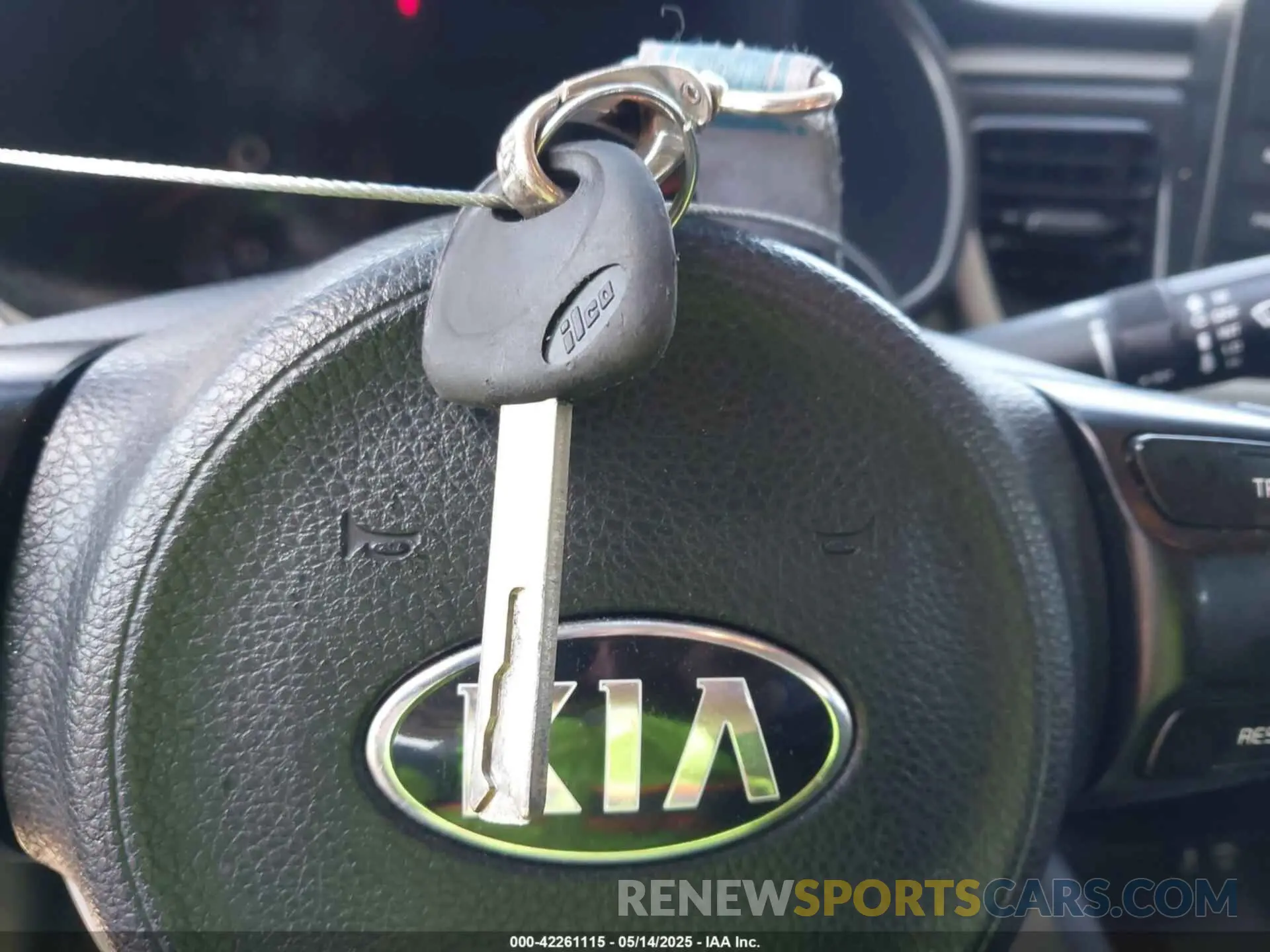 11 Photograph of a damaged car 3KPA24AB4KE220838 KIA RIO 2019