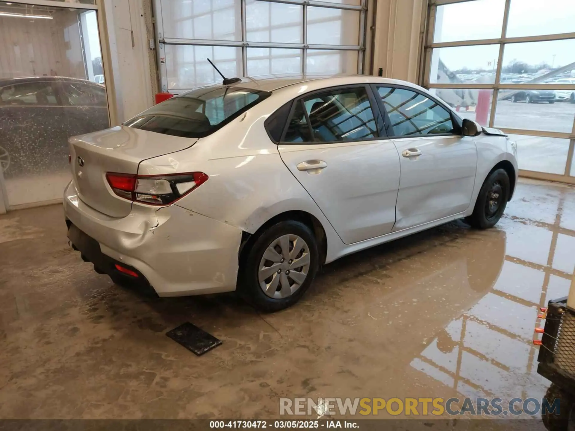 4 Photograph of a damaged car 3KPA24AB5KE210352 KIA RIO 2019