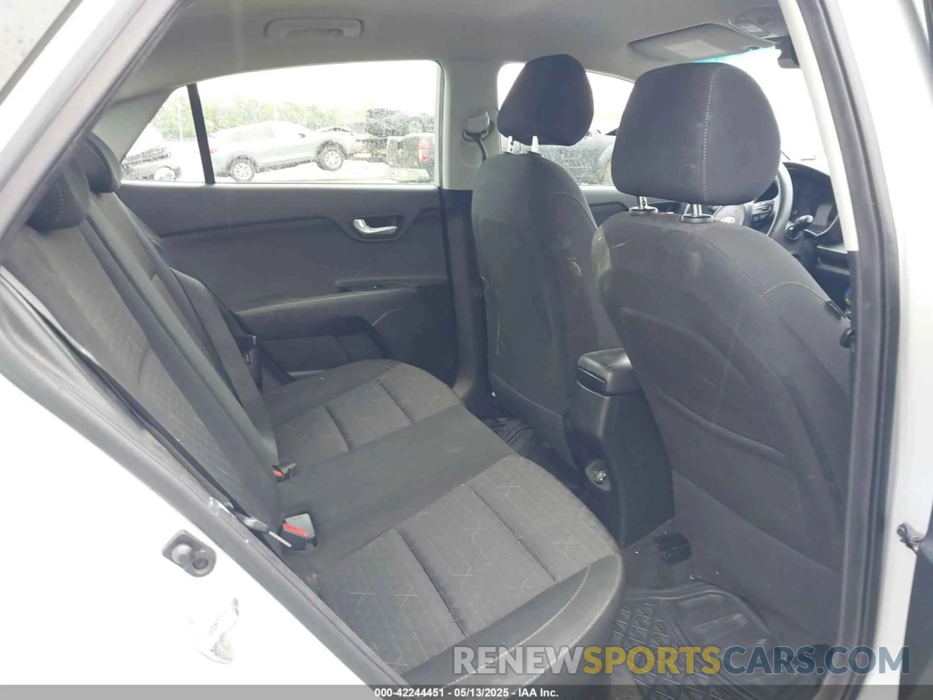 8 Photograph of a damaged car 3KPA24AB5KE227250 KIA RIO 2019