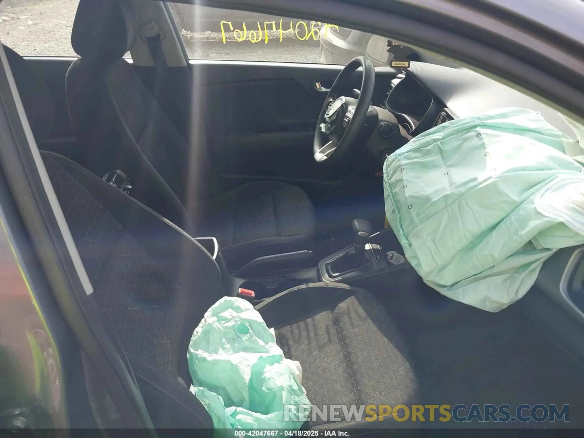 5 Photograph of a damaged car 3KPA24AB5KE239236 KIA RIO 2019