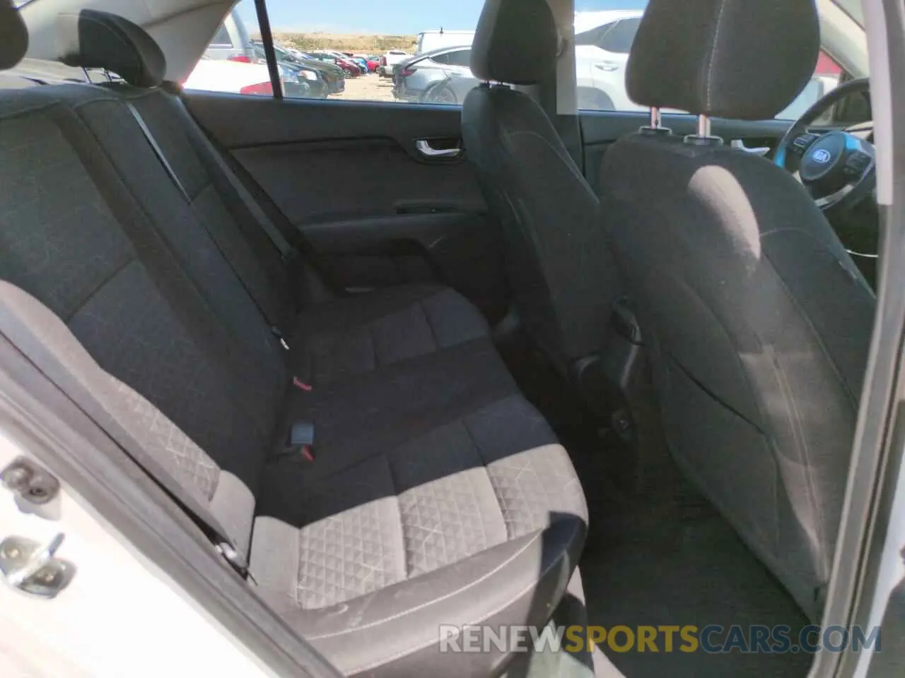 10 Photograph of a damaged car 3KPA24AB6KE166751 KIA RIO 2019
