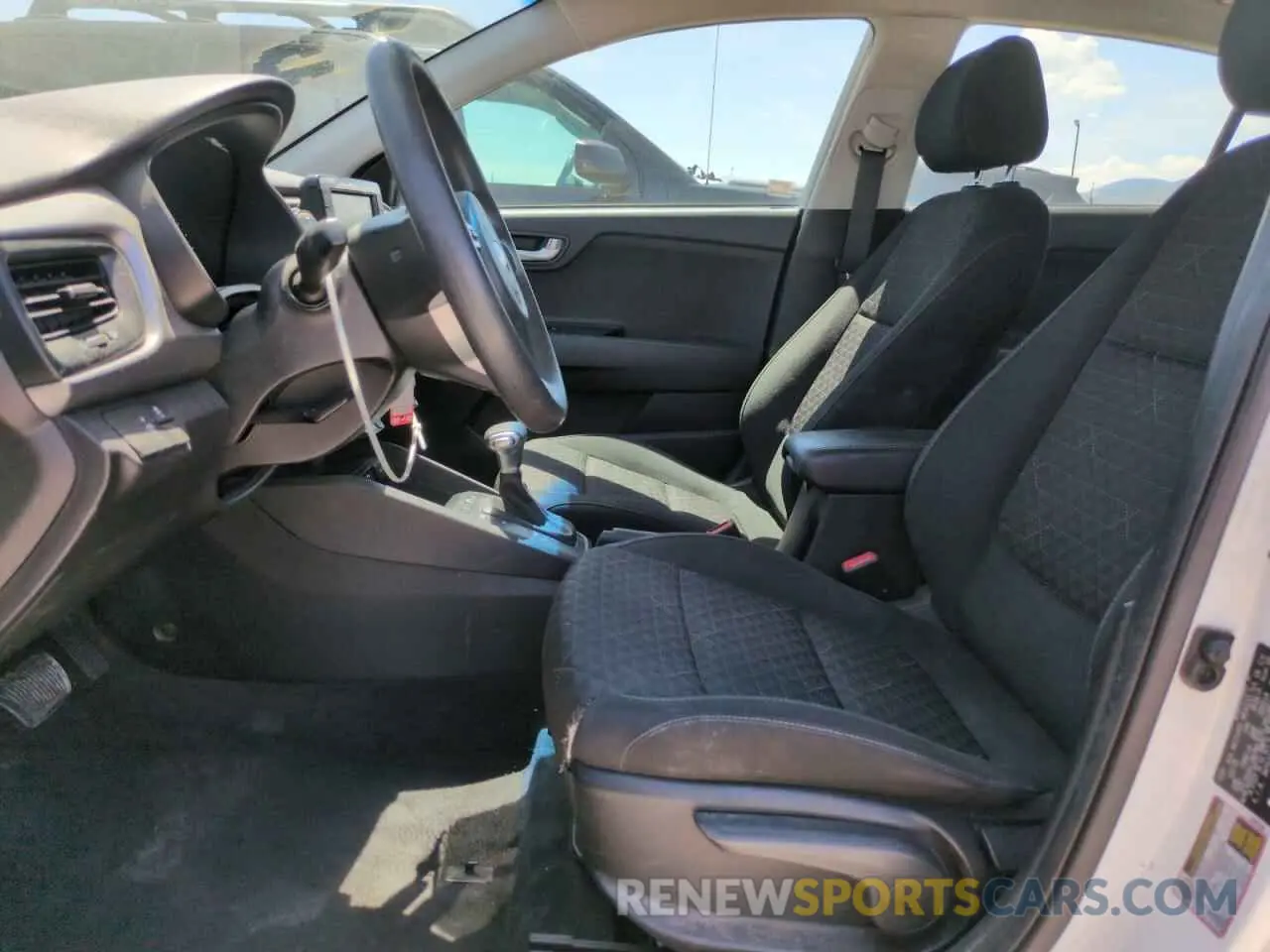 7 Photograph of a damaged car 3KPA24AB6KE166751 KIA RIO 2019