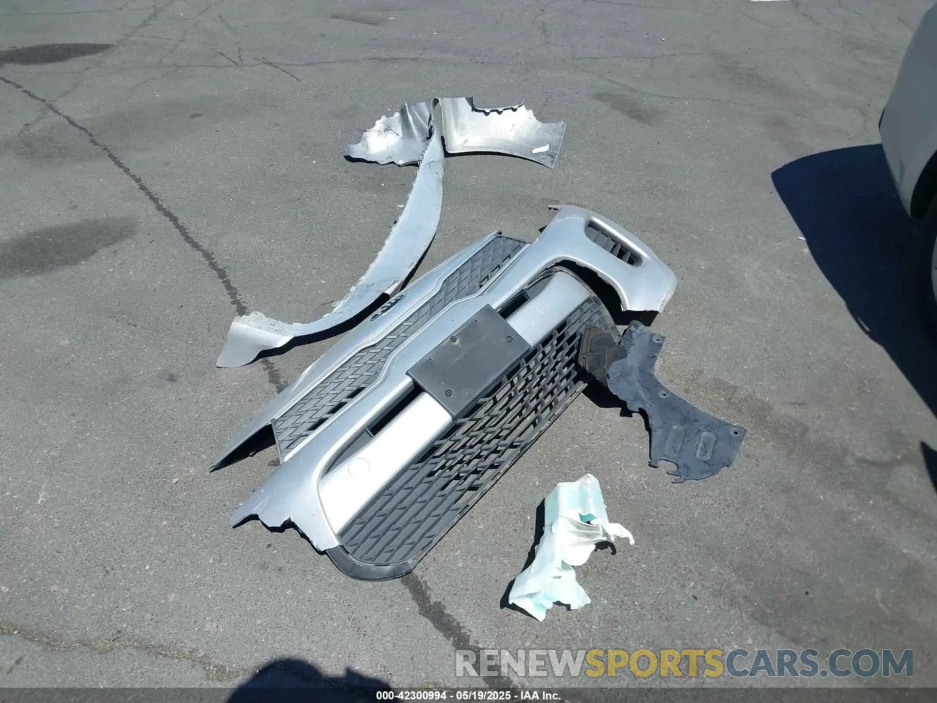 12 Photograph of a damaged car 3KPA24AB6KE166894 KIA RIO 2019