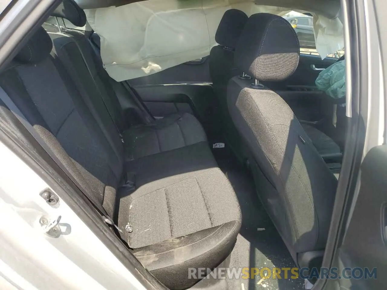 10 Photograph of a damaged car 3KPA24AB6KE172355 KIA RIO 2019